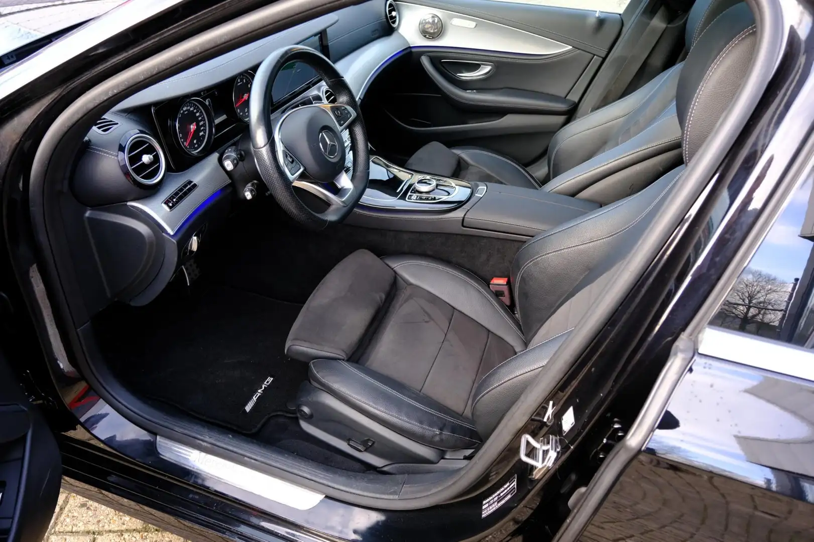 Mercedes-Benz E 200 Estate 184pk AMG Aut. Pano|Leder-Alcantara|LED|LMV Siyah - 2