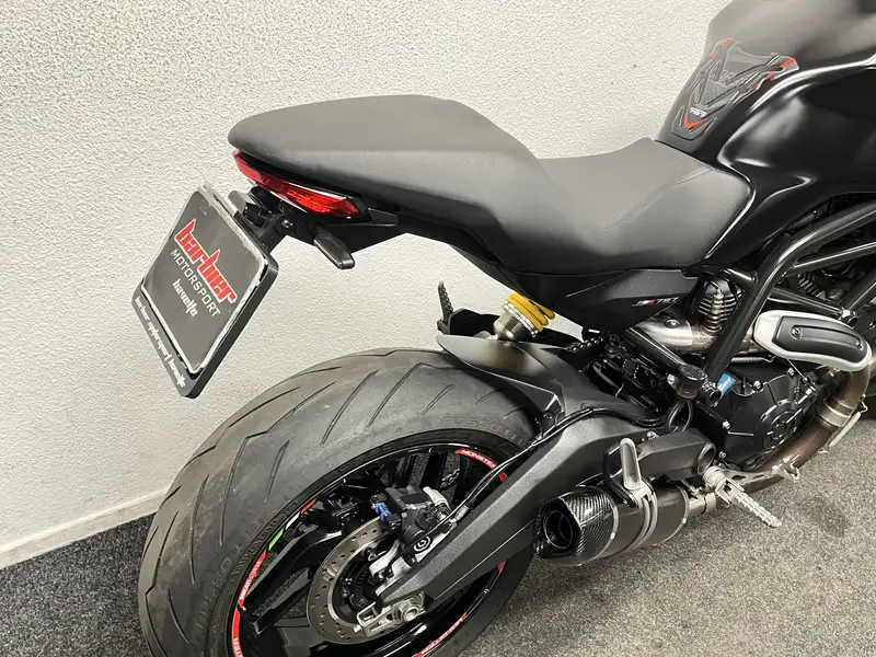 Ducati Monster 797 - foto 4
