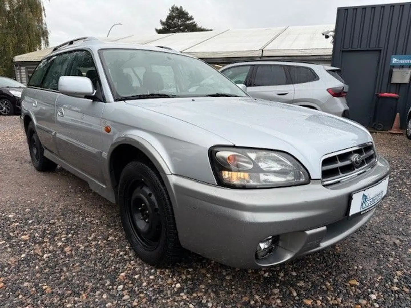 Subaru OUTBACK 2.5 Silber - 1