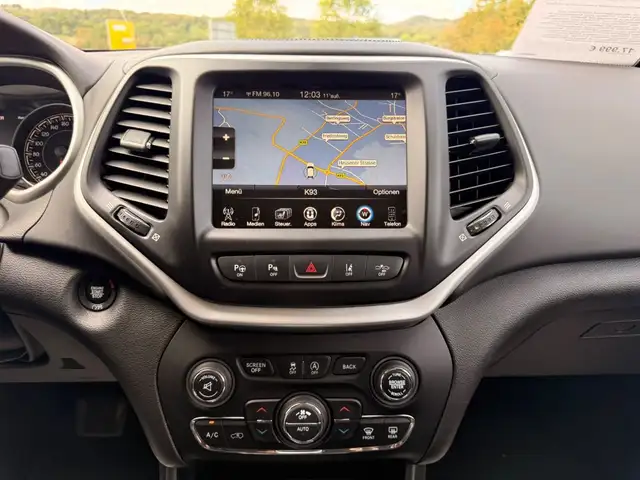 Jeep Cherokee view 13