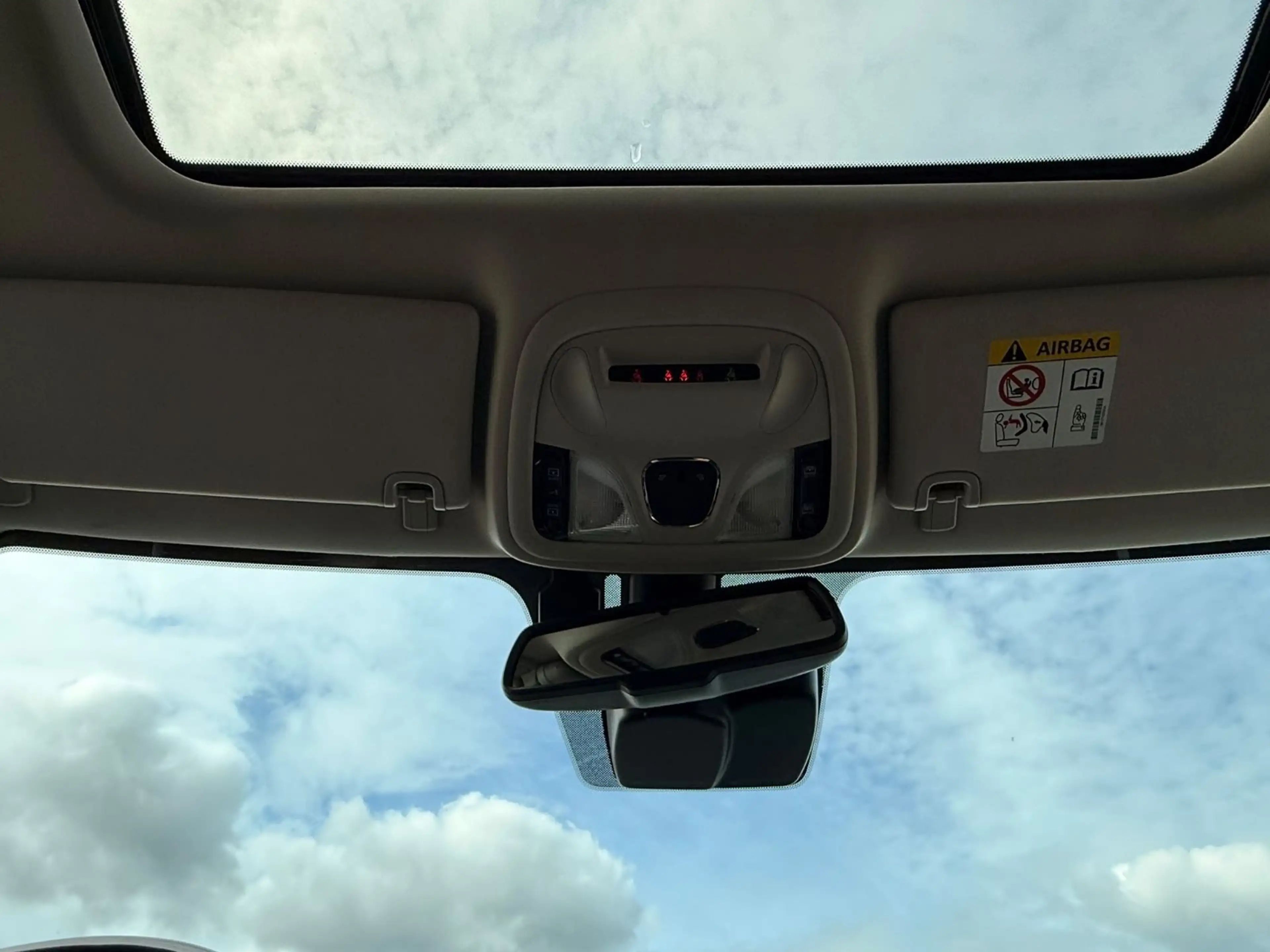 Jeep Cherokee 2.2 M.Jet 147kW 4x4 Overland — photo 15
