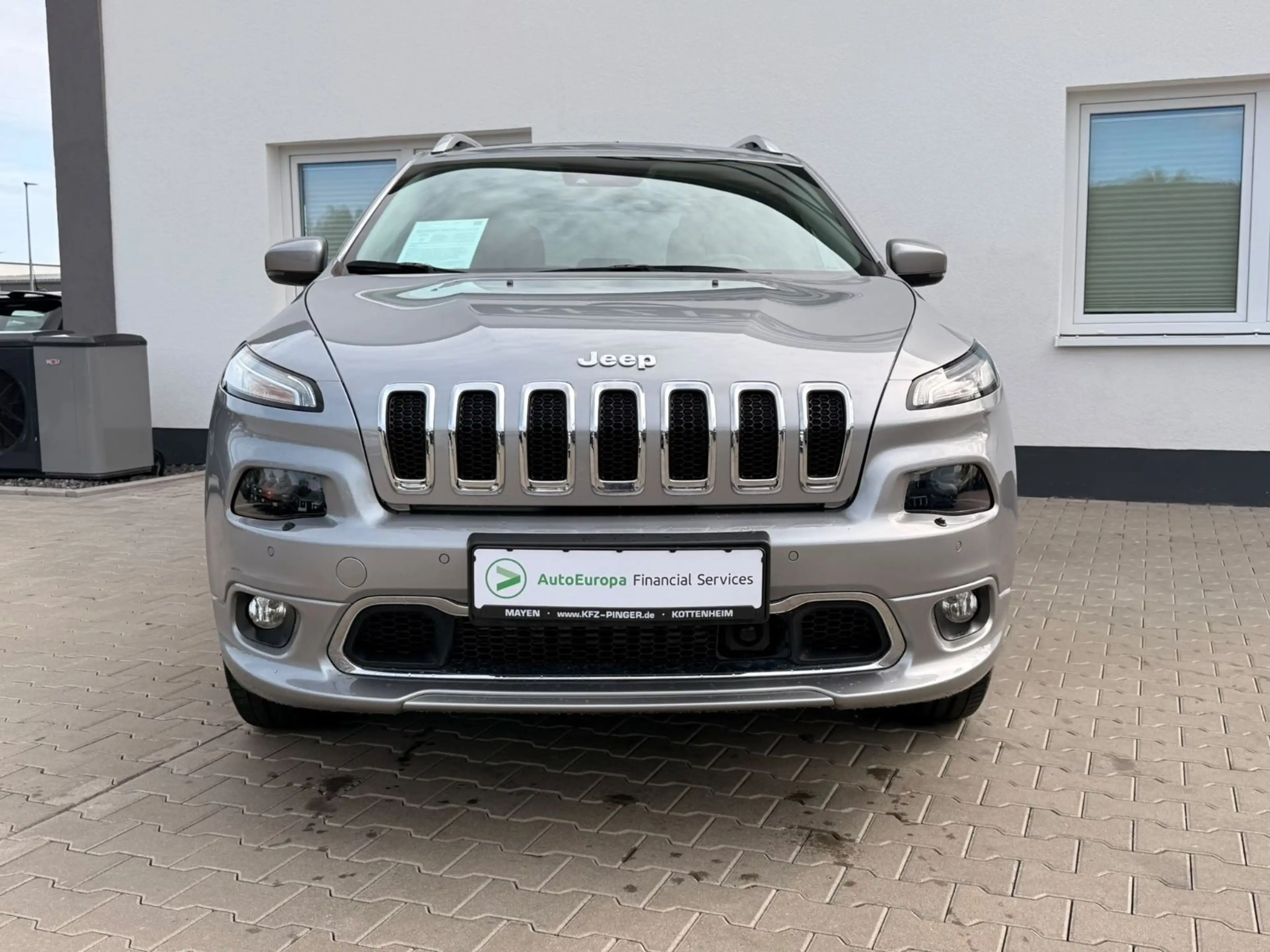 Jeep Cherokee 2.2 M.Jet 147kW 4x4 Overland — photo 4