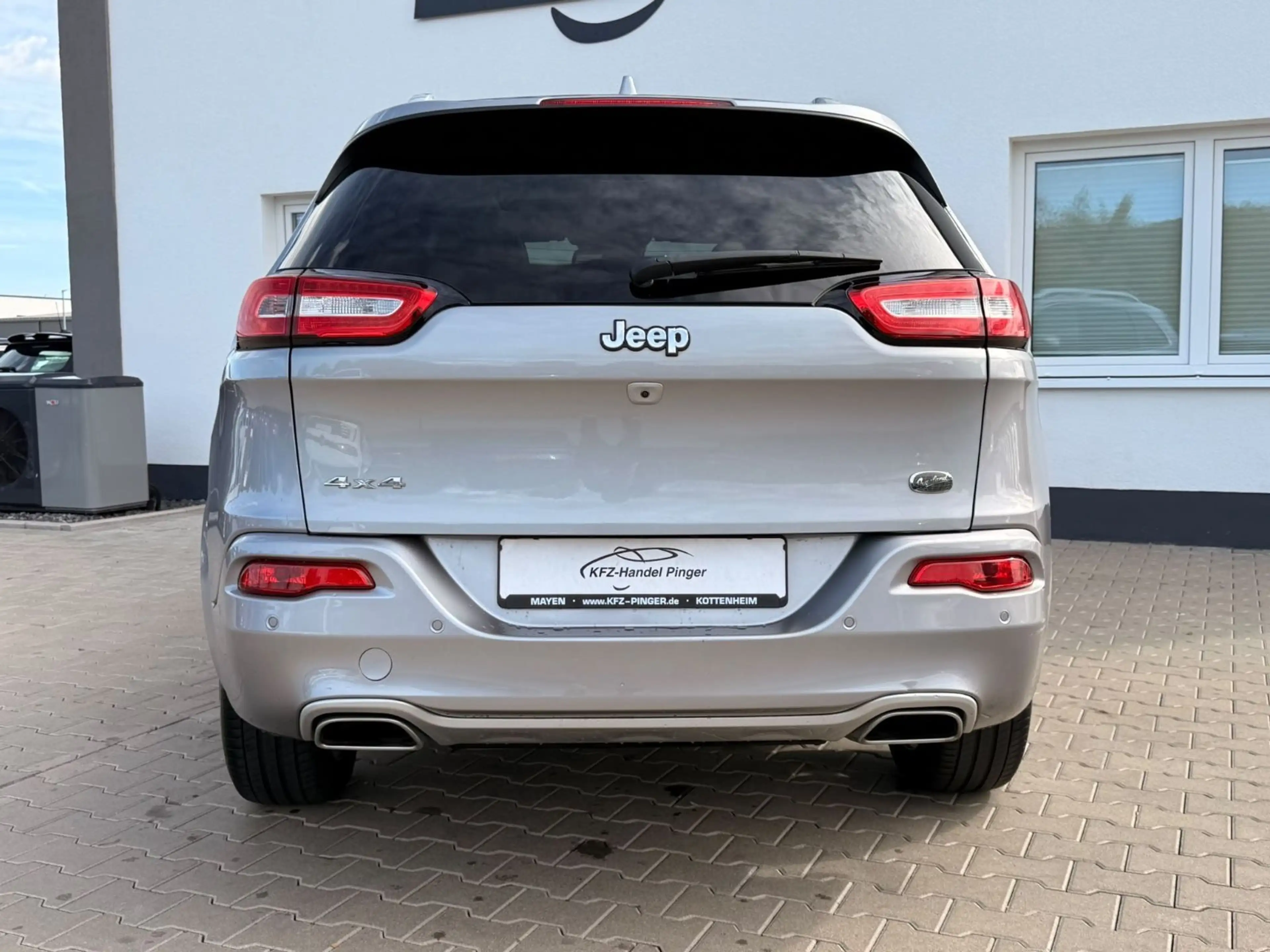 Jeep Cherokee 2.2 M.Jet 147kW 4x4 Overland — photo 7