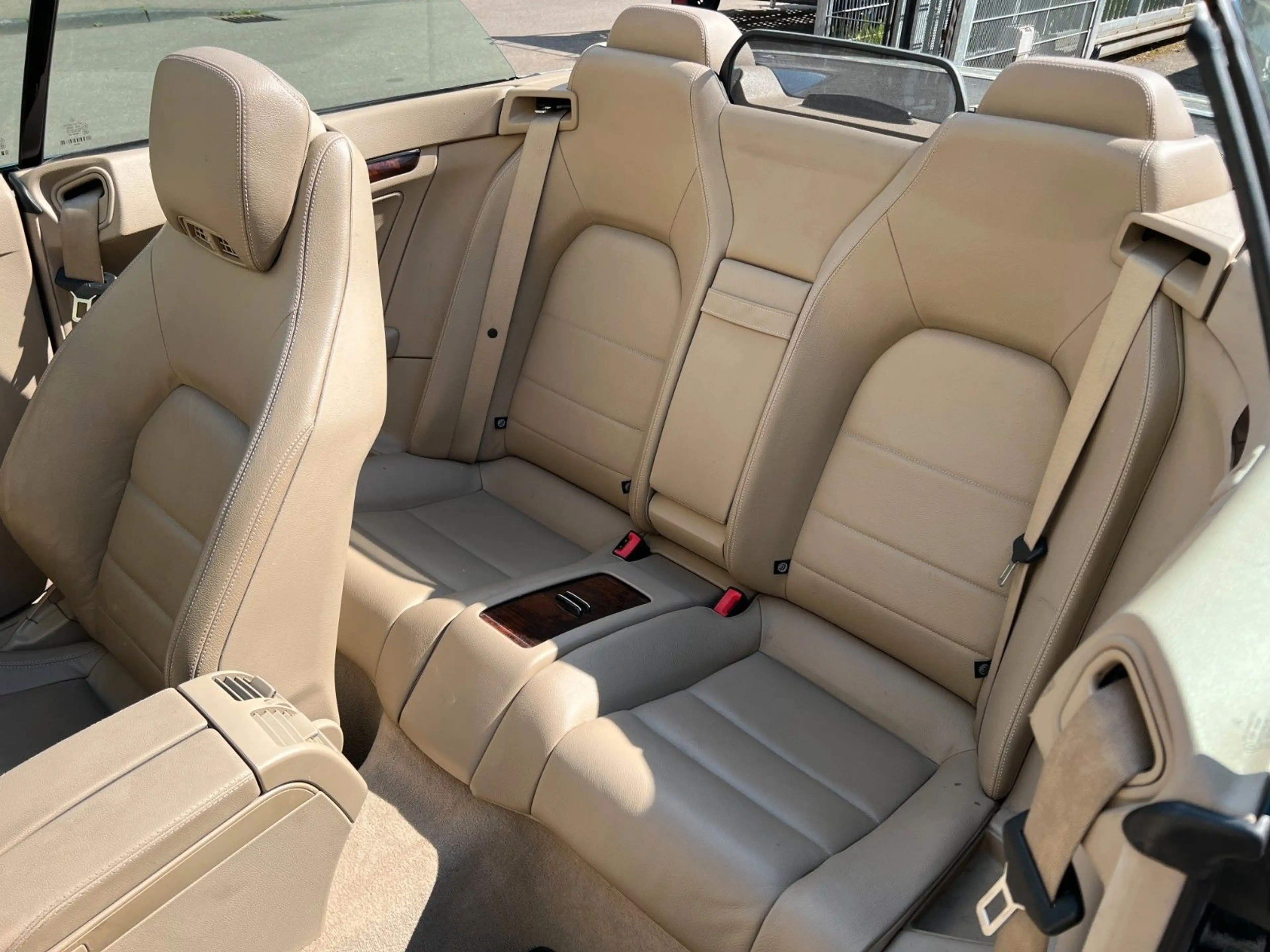 Mercedes-Benz E 250 CGI Cabrio BE Leder Navi Xenon — photo 12