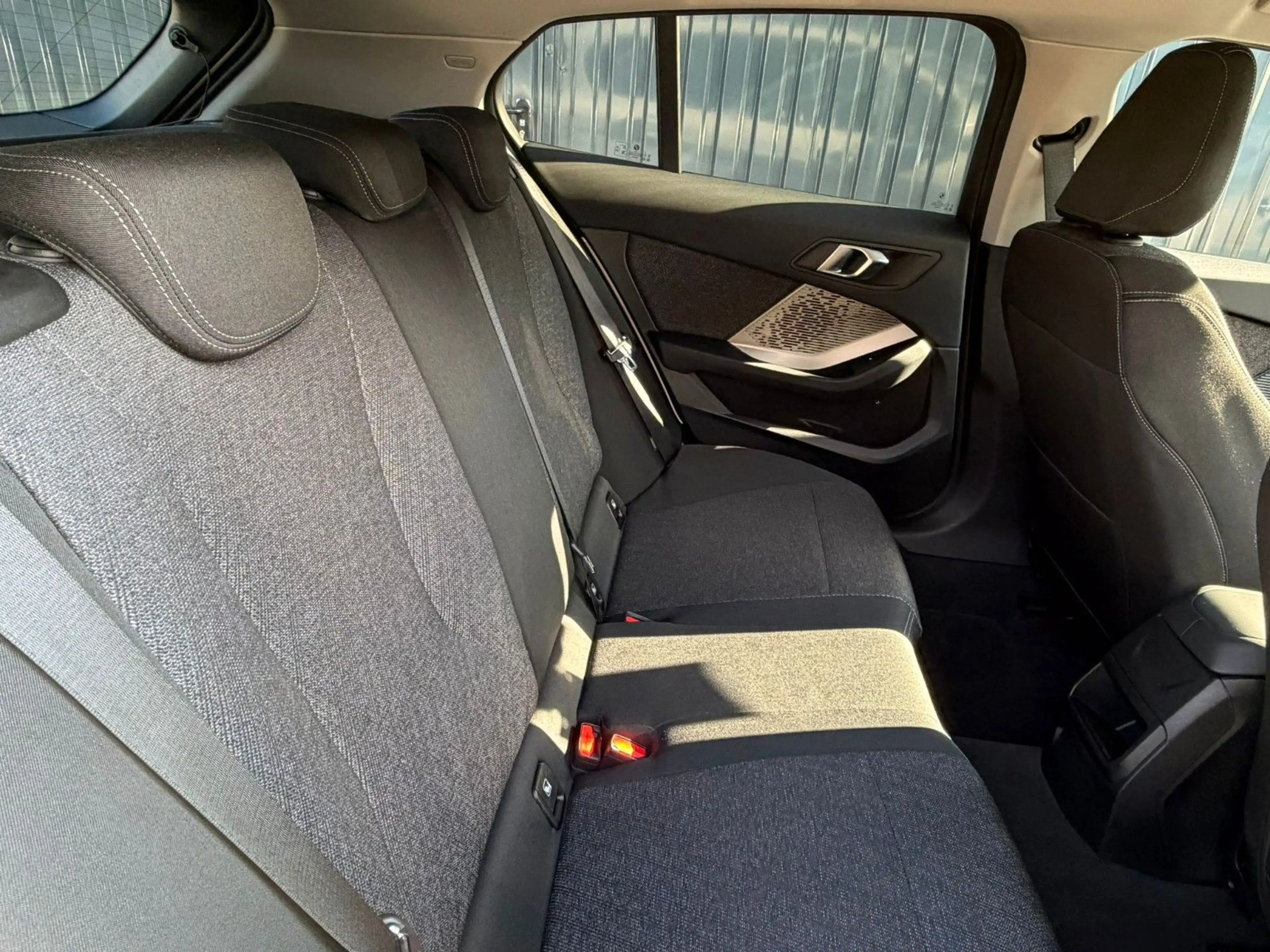 BMW 120 i Autom. 5-Türer/ getöntScheib/LED/Kamera — photo 13