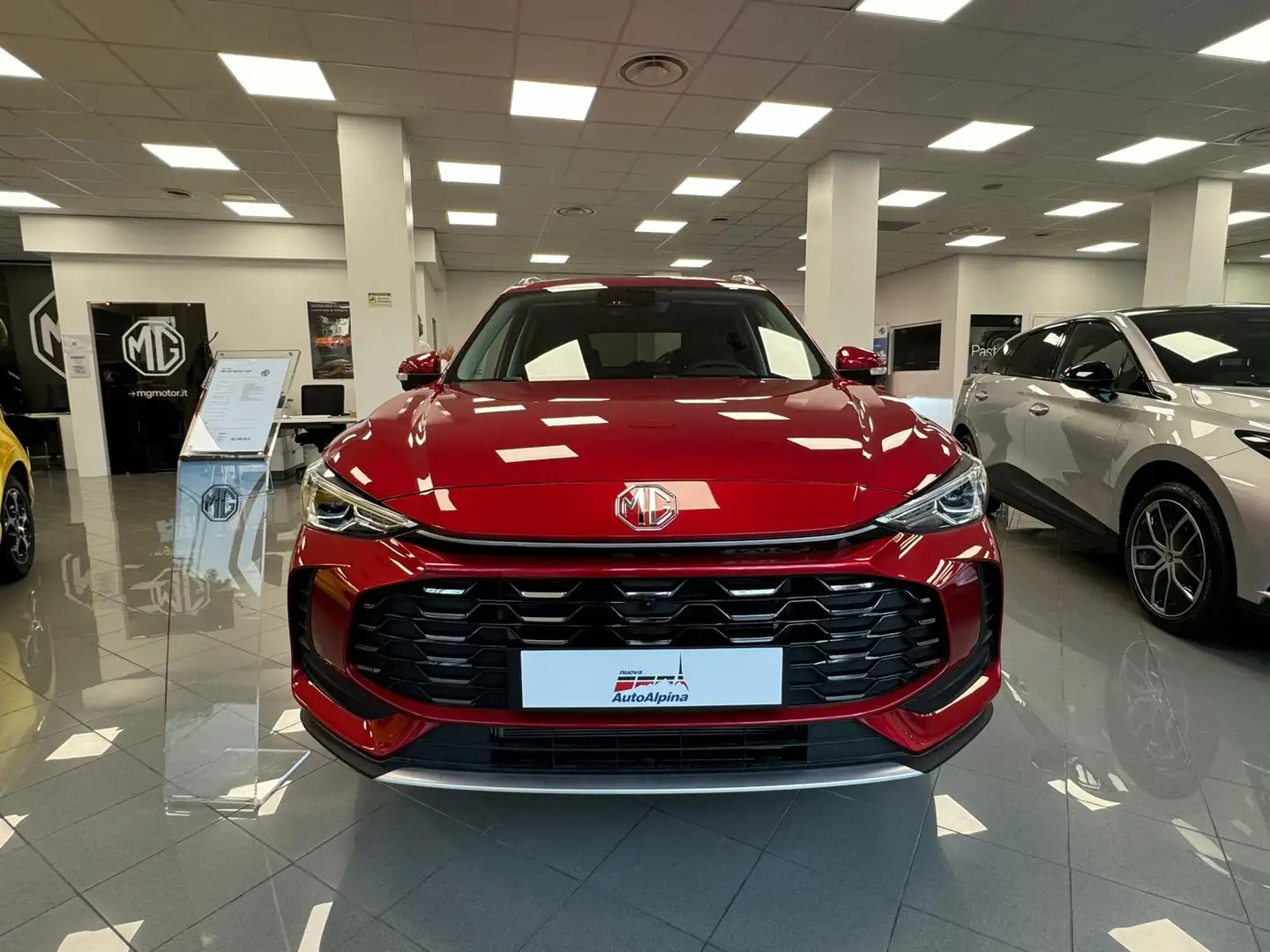 MG ZS 1.5 HYBRID+ LUXURY Rouge - 2