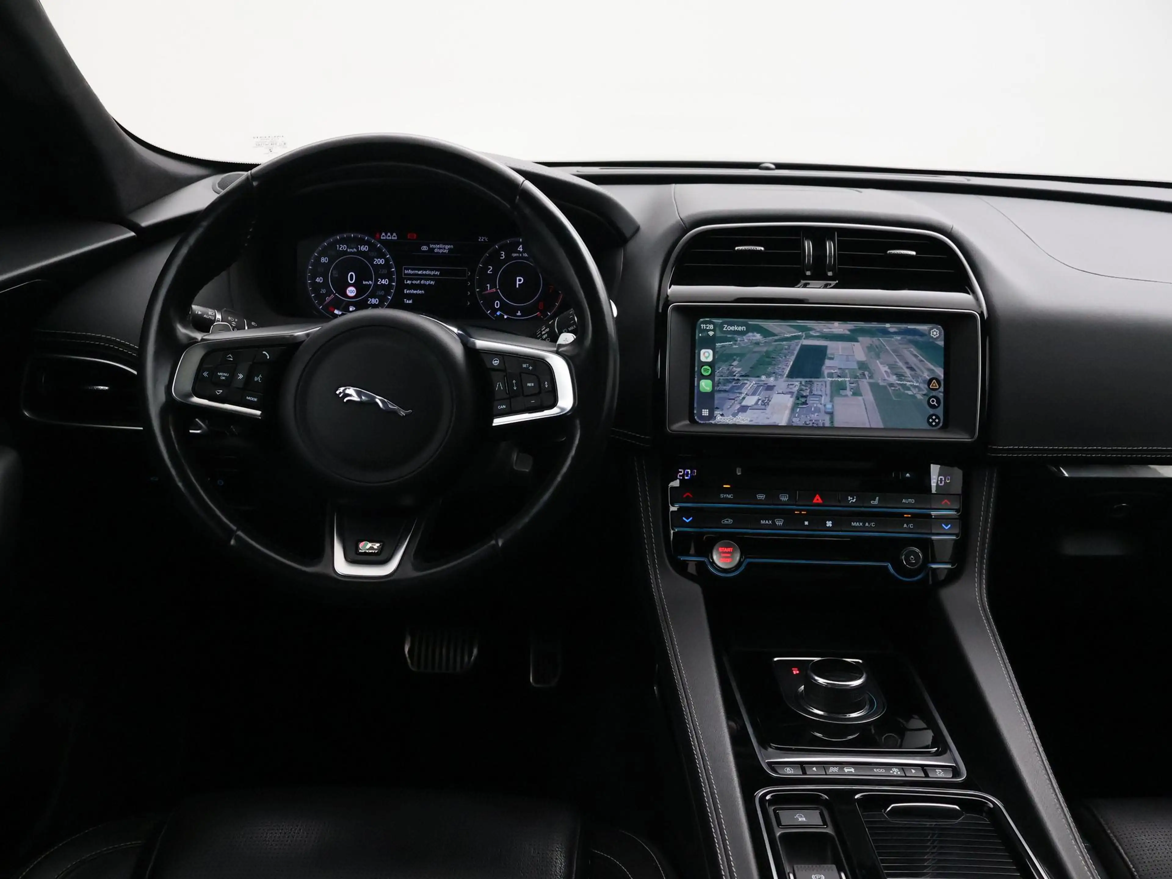 Jaguar F-Pace 2.0T 250 PK AWD R-SPORT + PANORAMA | ADAPTIVE CC | — photo 37