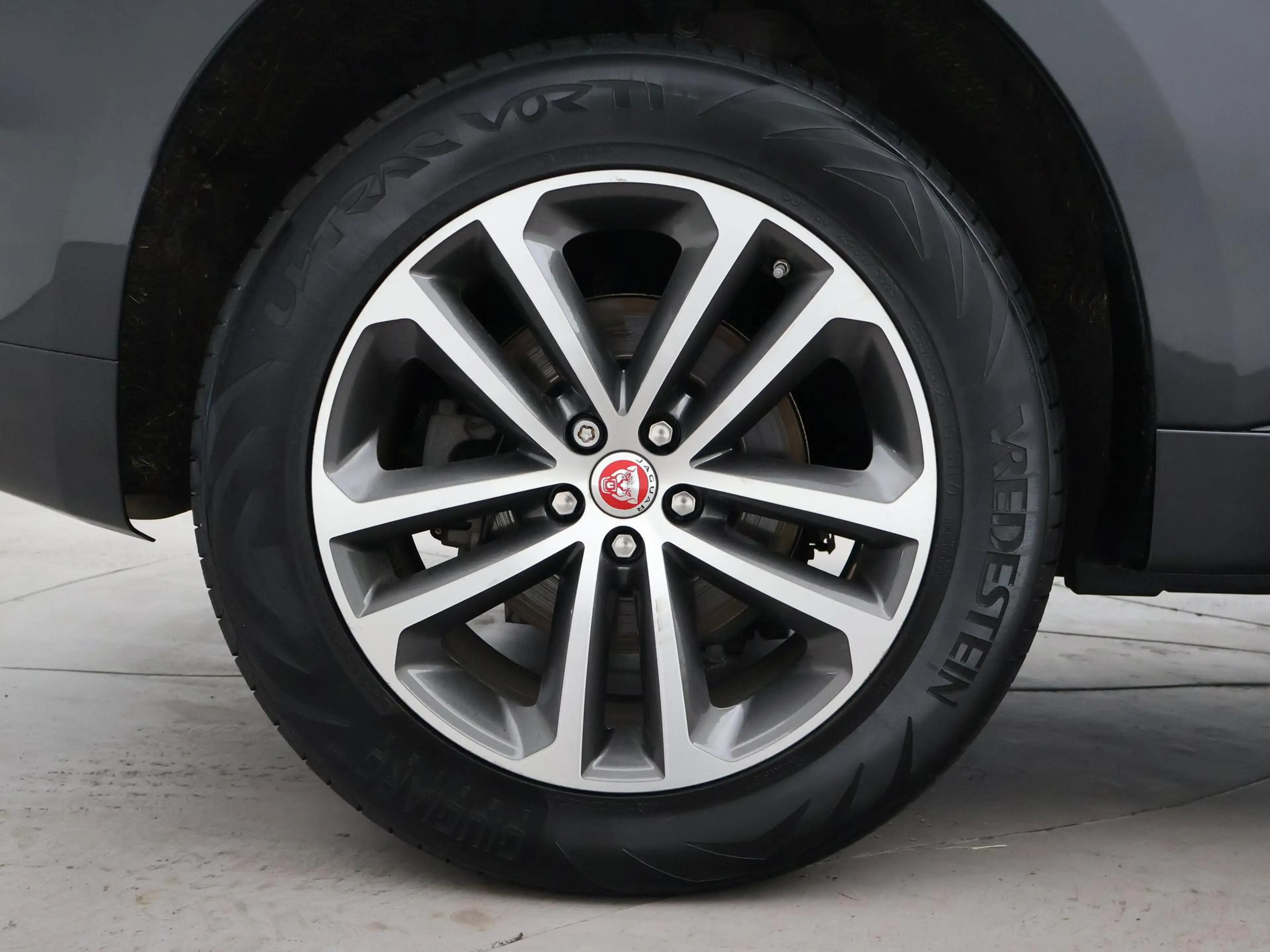 Jaguar F-Pace 2.0T 250 PK AWD R-SPORT + PANORAMA | ADAPTIVE CC | — photo 22