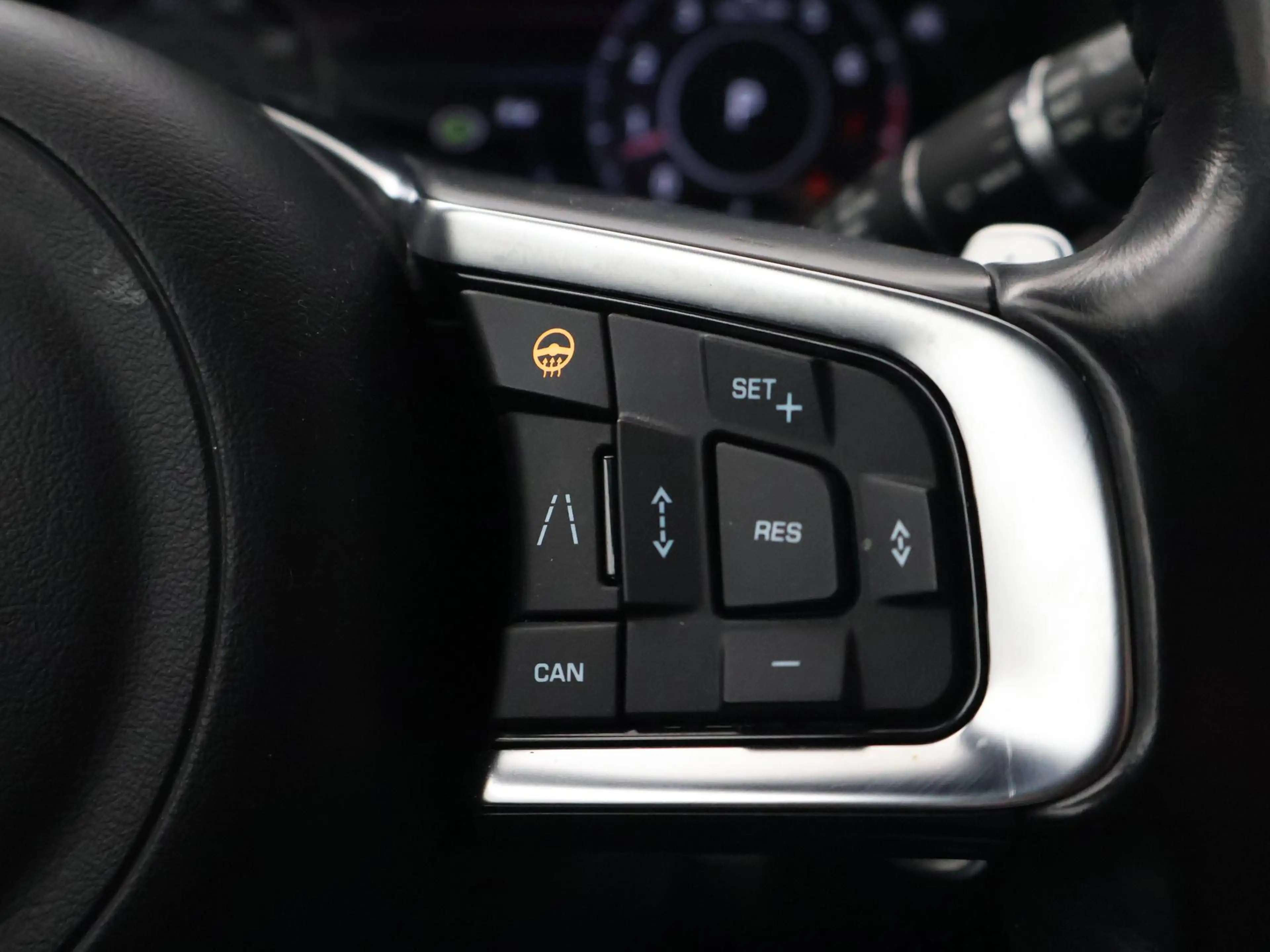 Jaguar F-Pace 2.0T 250 PK AWD R-SPORT + PANORAMA | ADAPTIVE CC | — photo 24