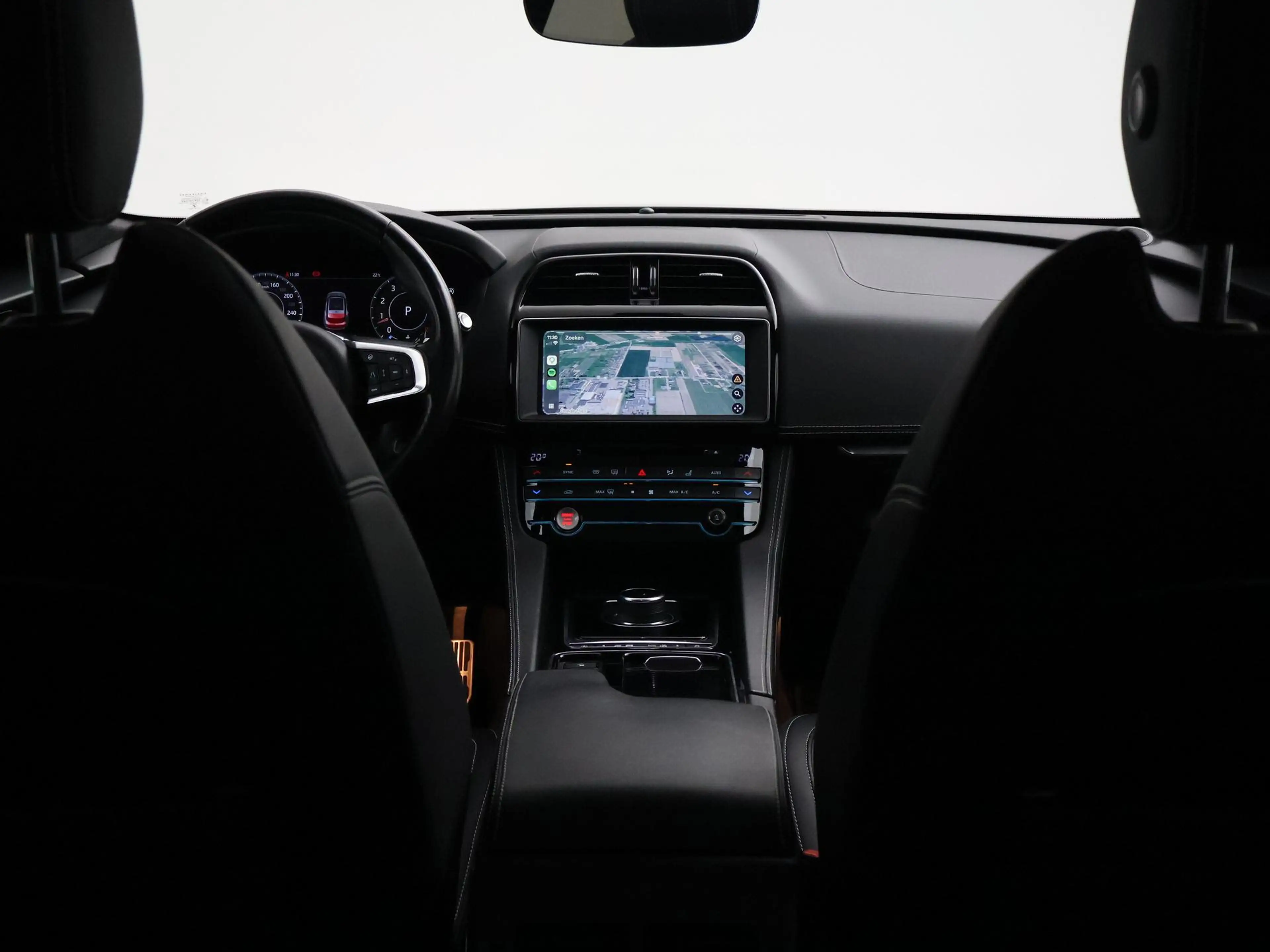 Jaguar F-Pace 2.0T 250 PK AWD R-SPORT + PANORAMA | ADAPTIVE CC | — photo 27
