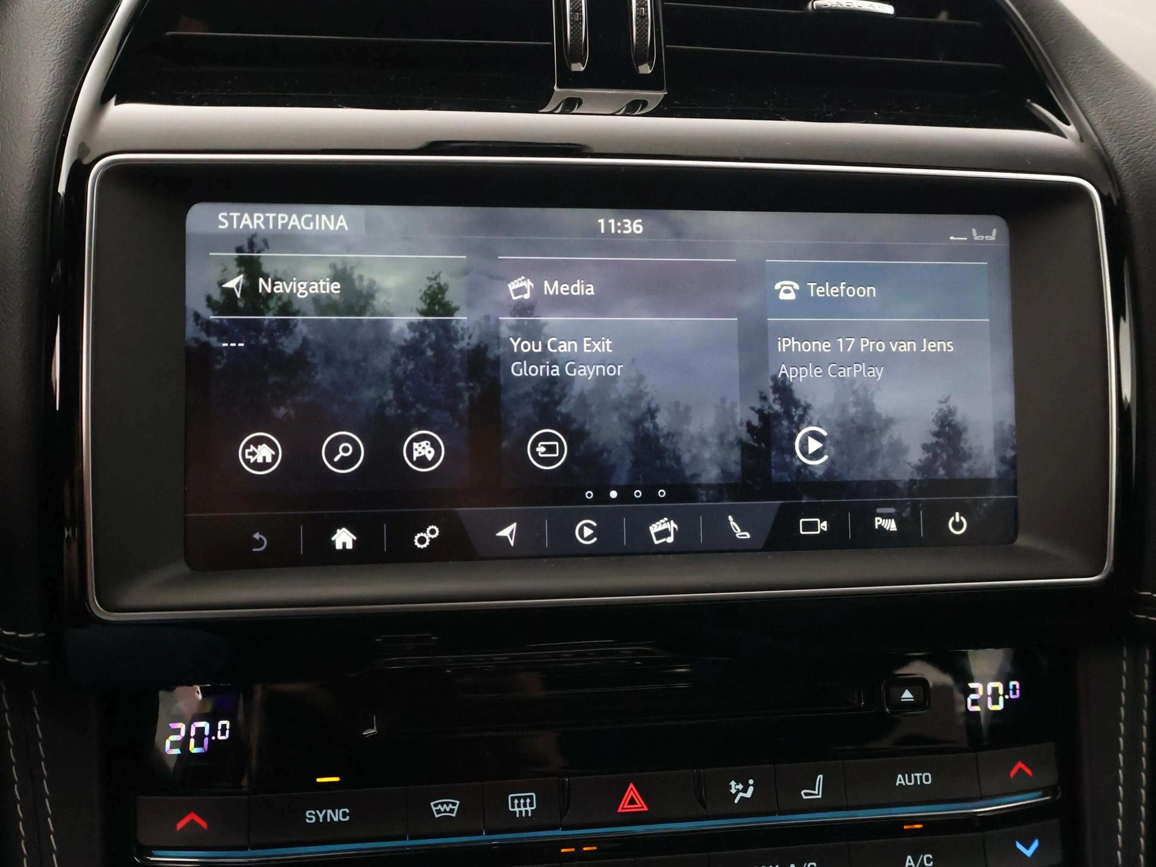 Jaguar F-Pace 2.0T 250 PK AWD R-SPORT + PANORAMA | ADAPTIVE CC | — photo 45