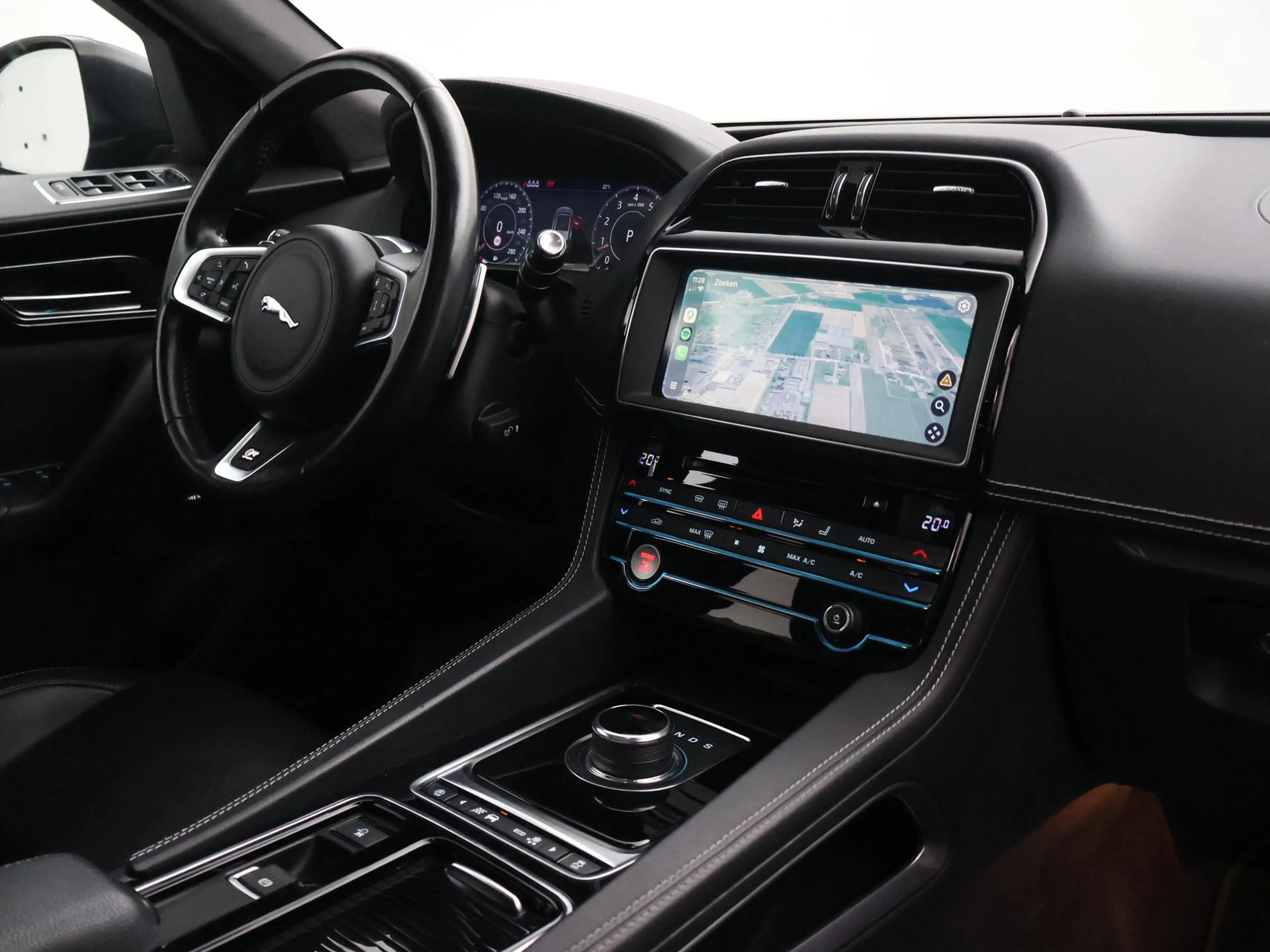 Jaguar F-Pace 2.0T 250 PK AWD R-SPORT + PANORAMA | ADAPTIVE CC | — photo 3