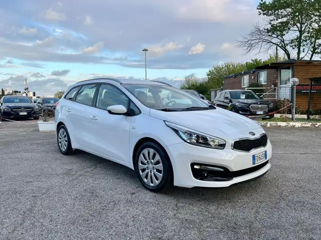 Kia Ceed view 3