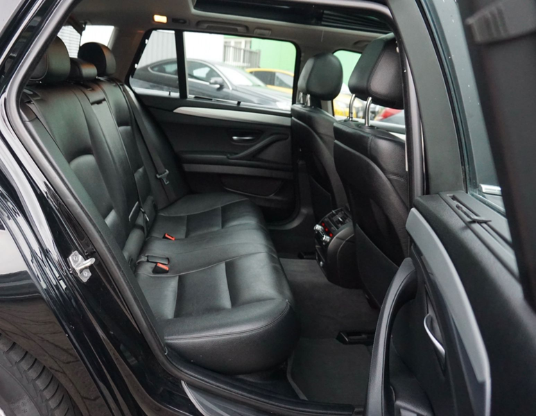 BMW 530 5 Touring 530 d xDrive Sport line — photo 15
