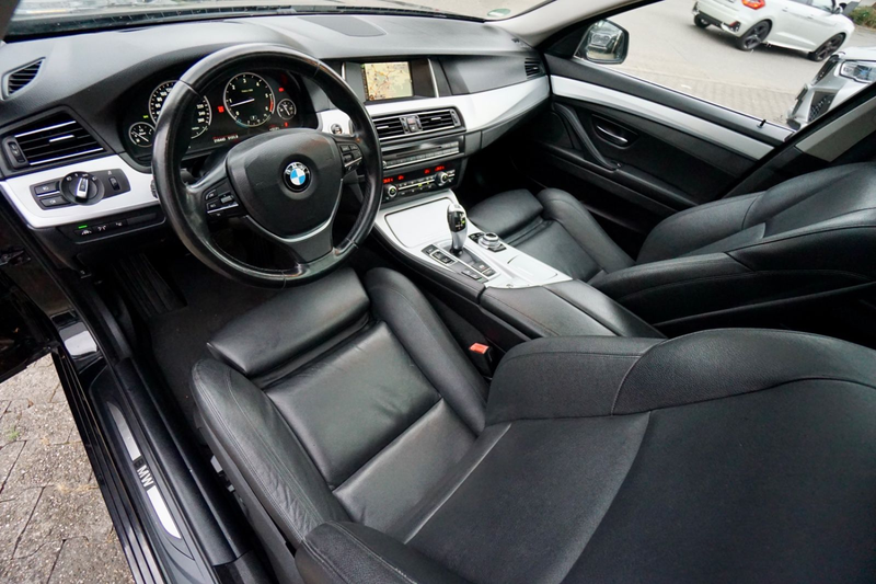 BMW 530 5 Touring 530 d xDrive Sport line — photo 11