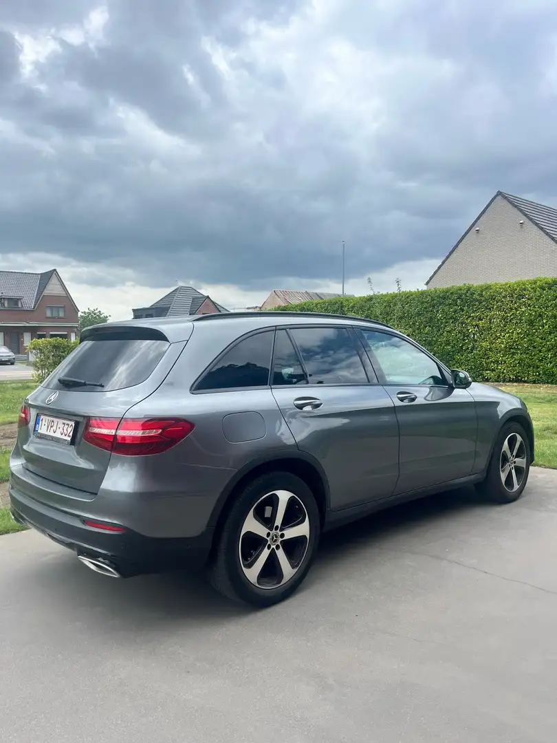 Mercedes-Benz GLC 250 4Matic Gris - 2