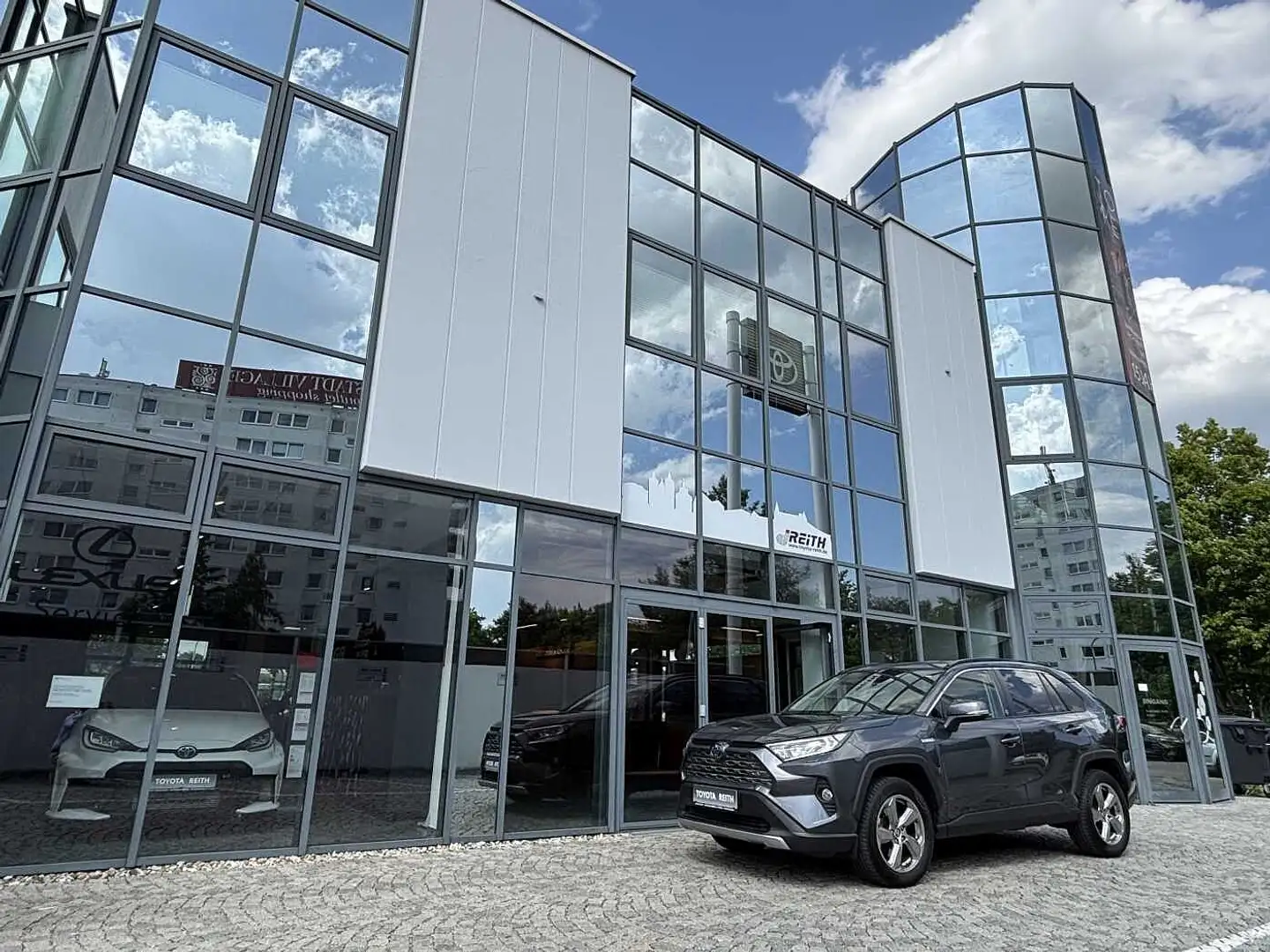 Toyota RAV 4 2.5 4x2 Hybrid Team Deutschland Anhängerkupplung Grau - 2