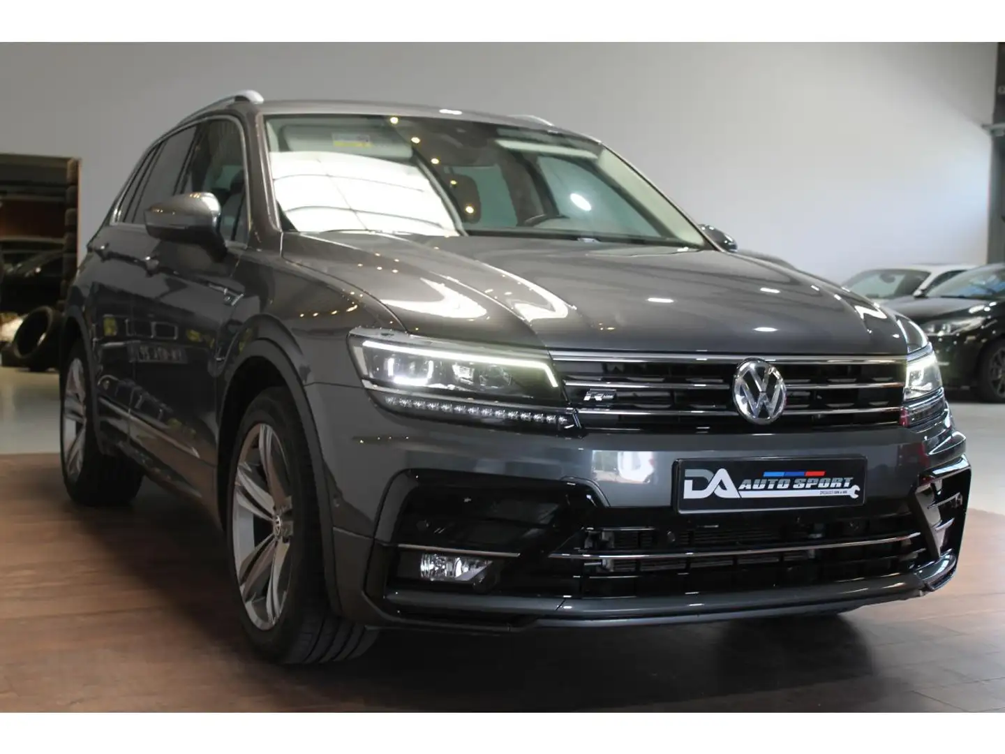 Volkswagen Tiguan Tiguan 2.0 TDI  - 150 - DSG 7 R-Line Gris - 2