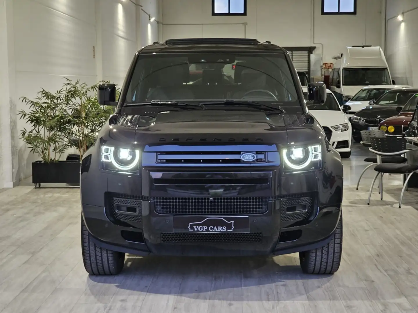 Land Rover Defender 90 3.0 I6 MHEV X-Dynamic SE AWD Aut. 400 Nero - 1