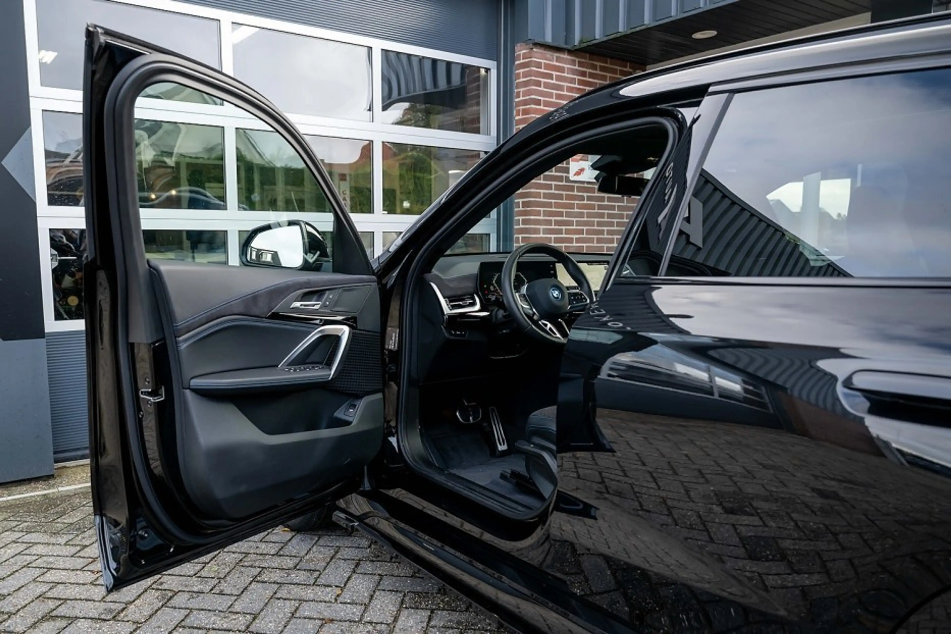 BMW X1 30e xDrive M Sport | Driving Ass. Plus | Panoramad — photo 10