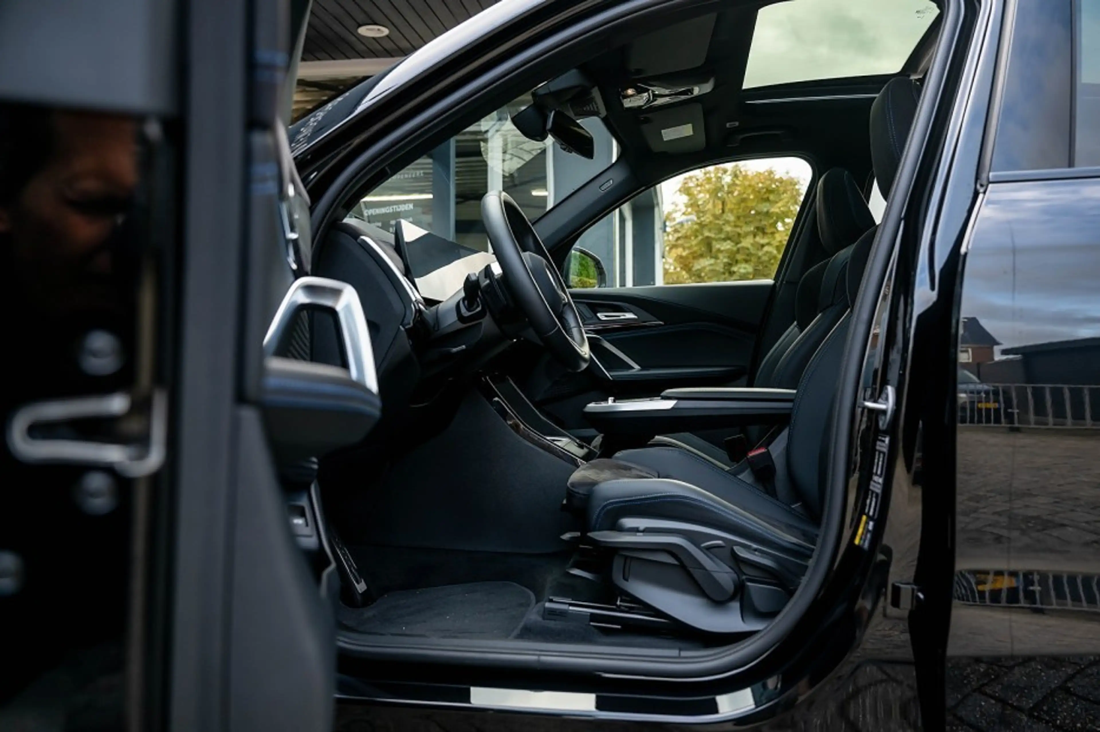 BMW X1 30e xDrive M Sport | Driving Ass. Plus | Panoramad — photo 11