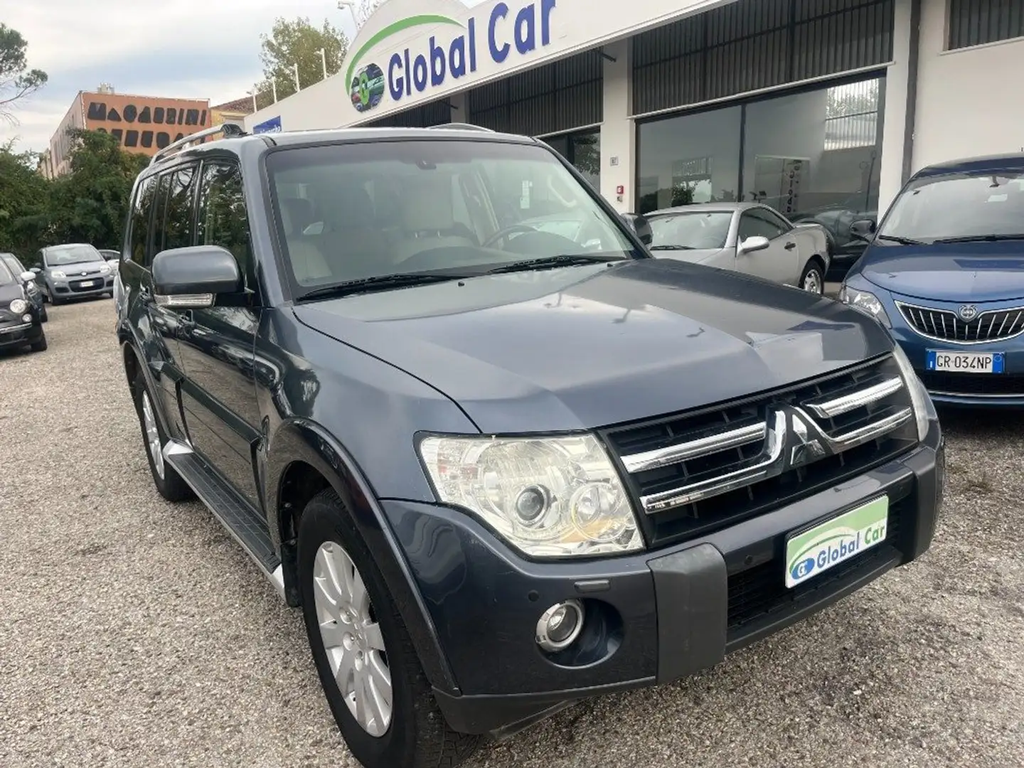 Mitsubishi Pajero 3.2 DI-D 16V aut. 5p. Lim. Ed.DPF Blu/Azzurro - 2