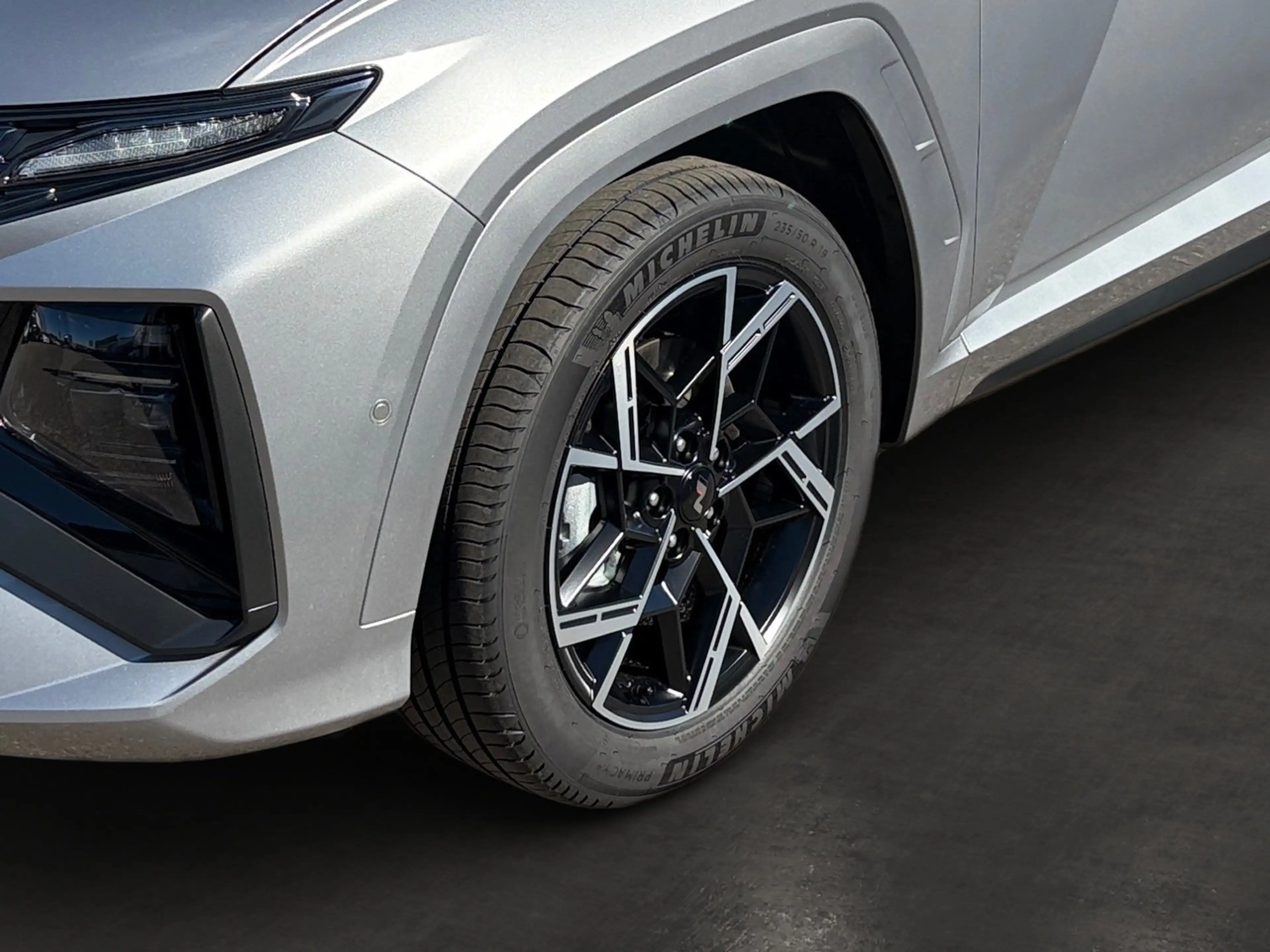 Hyundai TUCSON 1.6L T-GDI N-Line X 4xSHZ+AUT+Akustikglas — photo 6