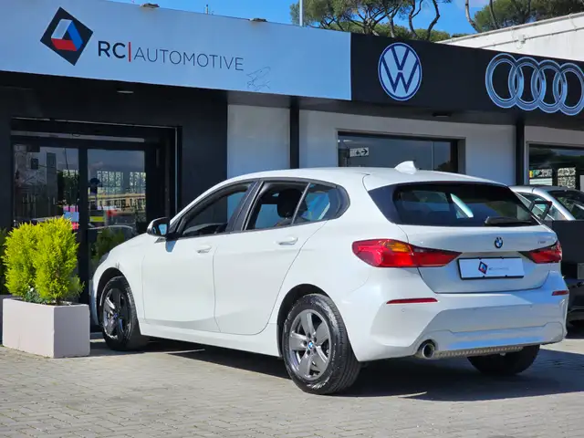BMW 1 Series view 4