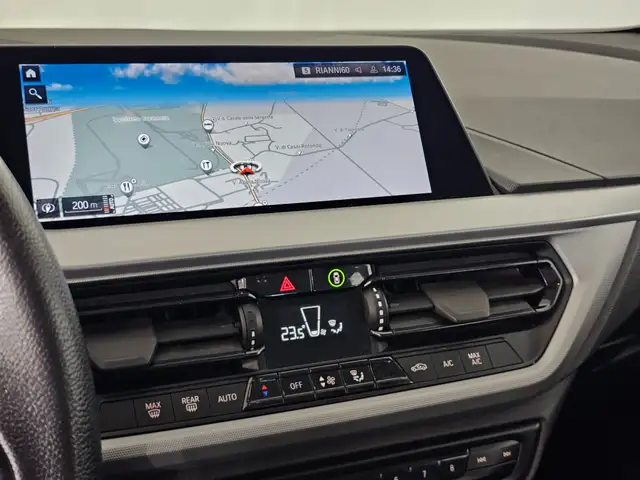 BMW 1 Series view 13