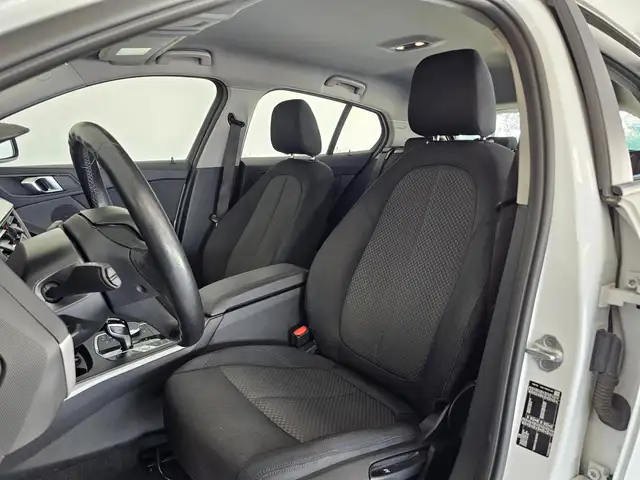 BMW 1 Series view 7