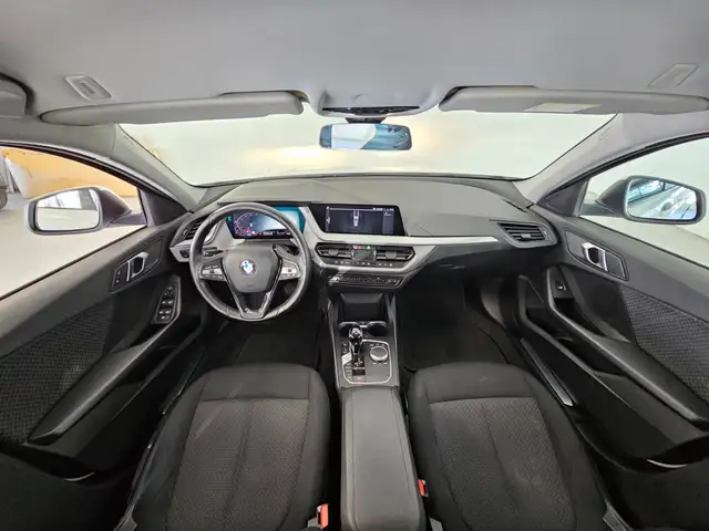 BMW 1 Series view 6