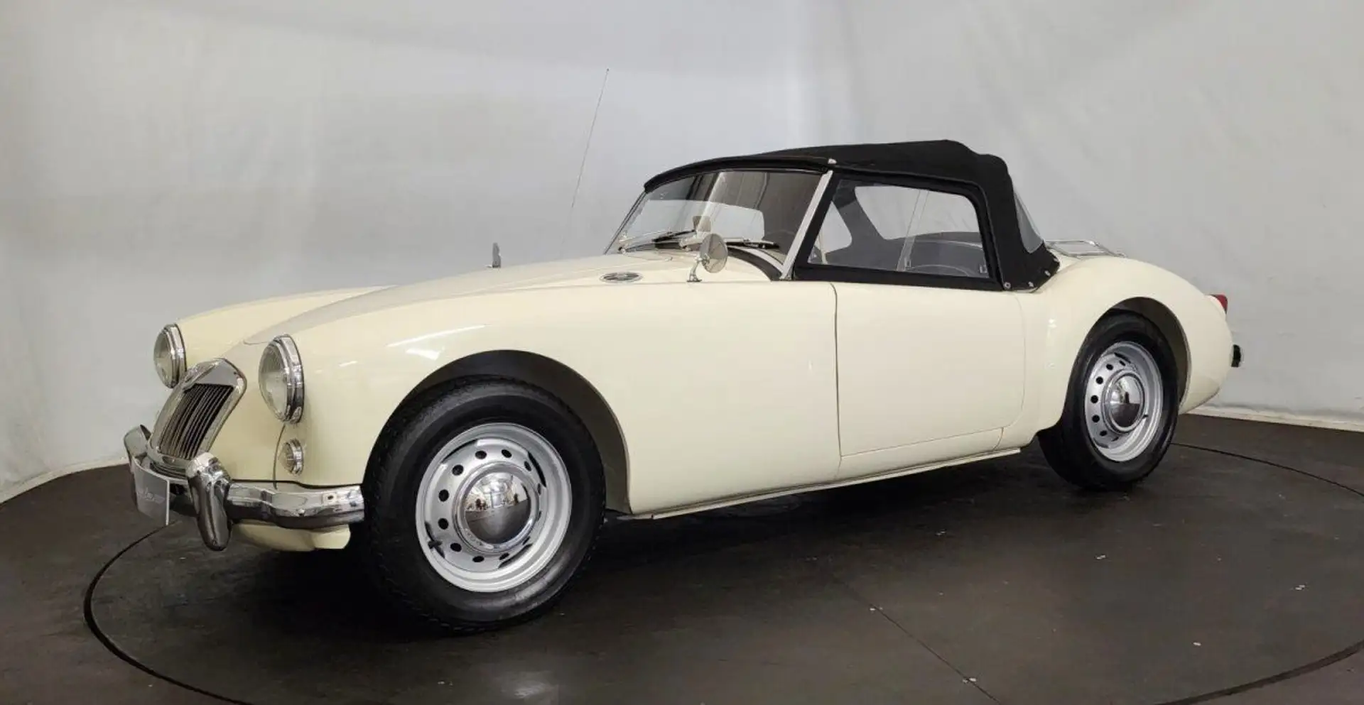 MG MGA A 1500 cabriolet Білий - 2