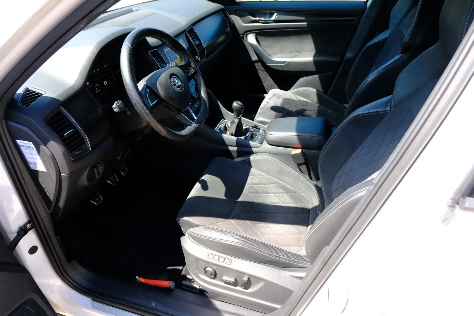 Skoda Kodiaq 1.5 TSI Sportline Business LED|Navi|Sportstoelen|1 Wit - 2