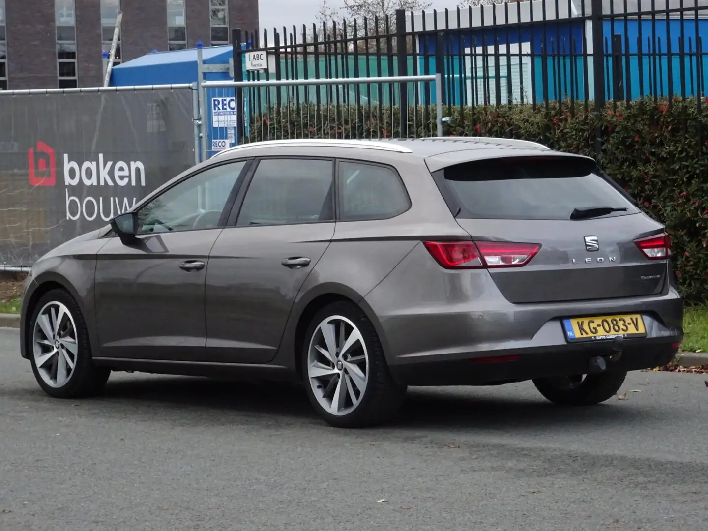 SEAT Leon ST 1.0 EcoTSI Style Connect NAP/NAV/CAMERA/PDC/LED Gris - 2