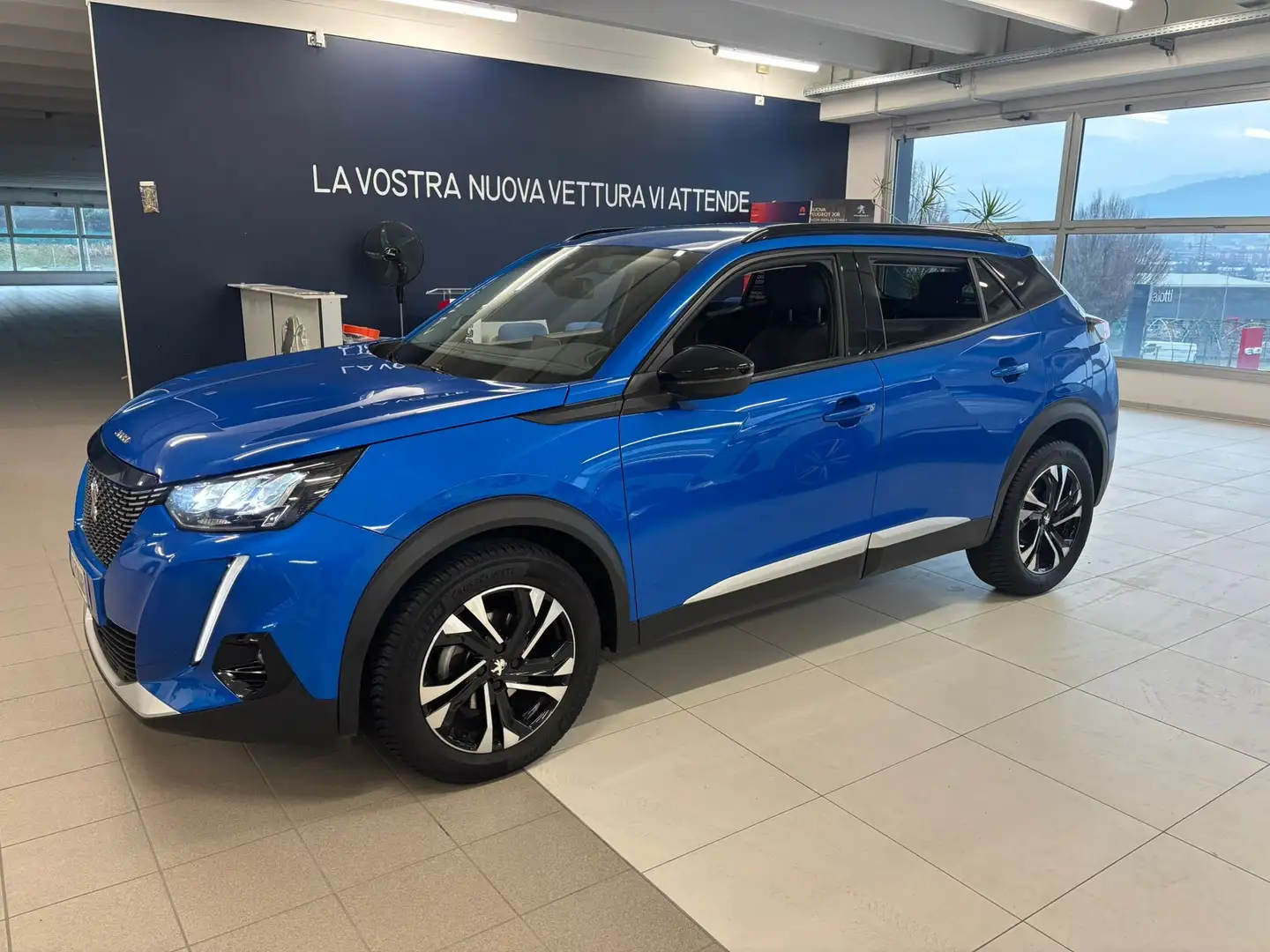 Peugeot 2008 2008 II 2020 1.2 puretech Allure Pack s Blau - 2