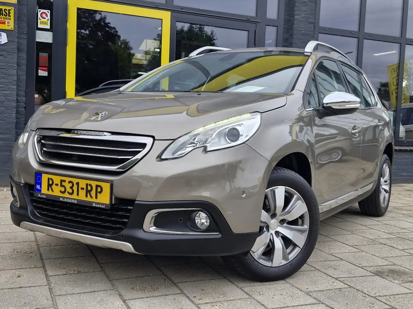 Peugeot 2008 1.6 VTi Allure |Trekhaak | Parkeersensoren V + A | Grijs - 2