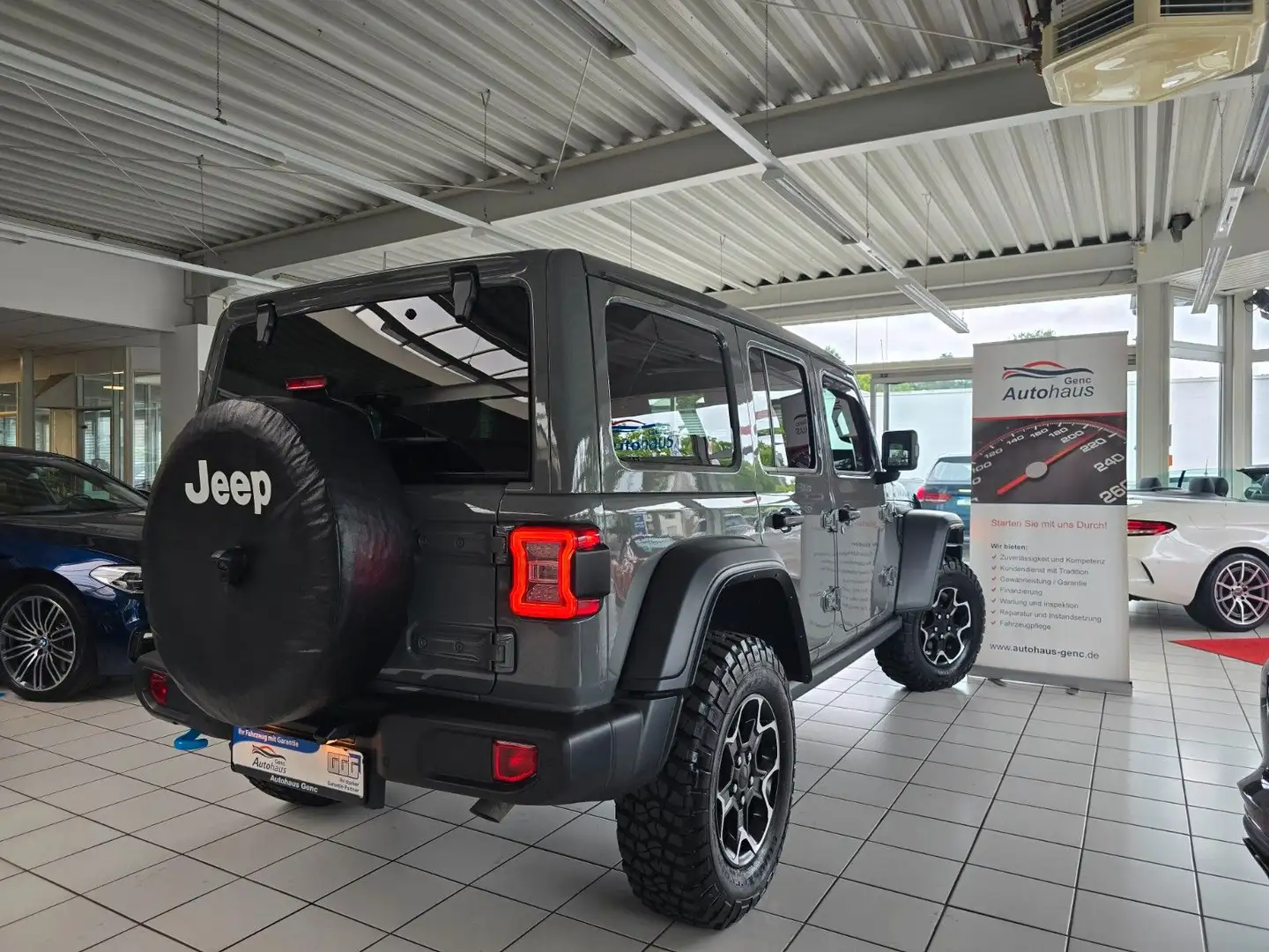Jeep Wrangler Unlimited Plug-In Hybrid Rubicon Grau - 2