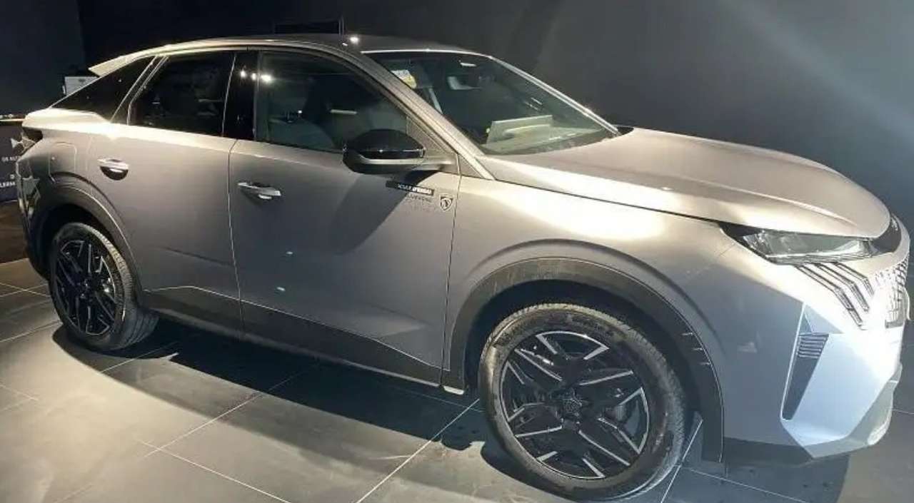 Peugeot 3008 1.2 hybrid Allure 136cv e-dcs6