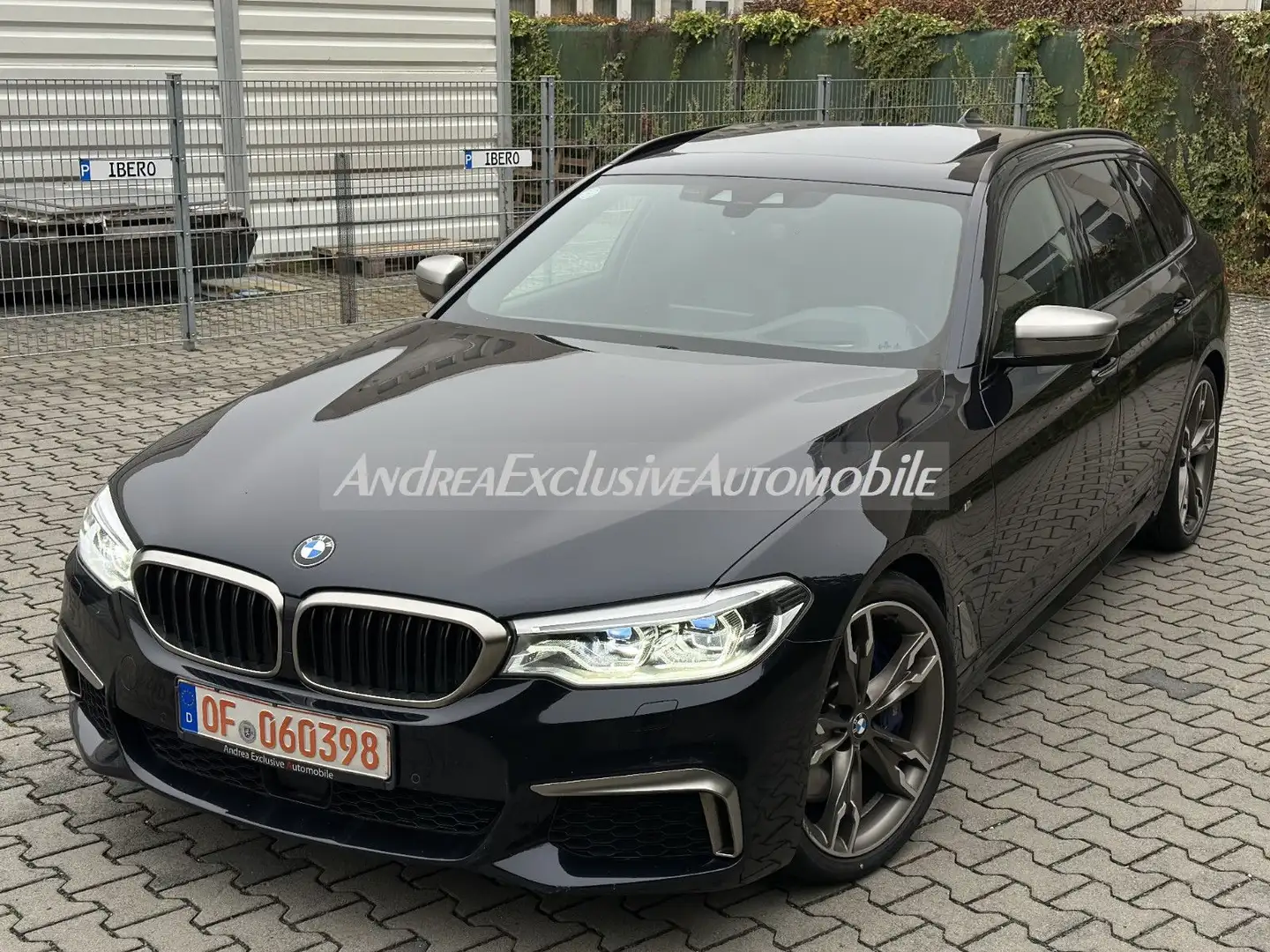 BMW 550 D xDrive Touring Panorama / AHK / Harman K Schwarz - 1