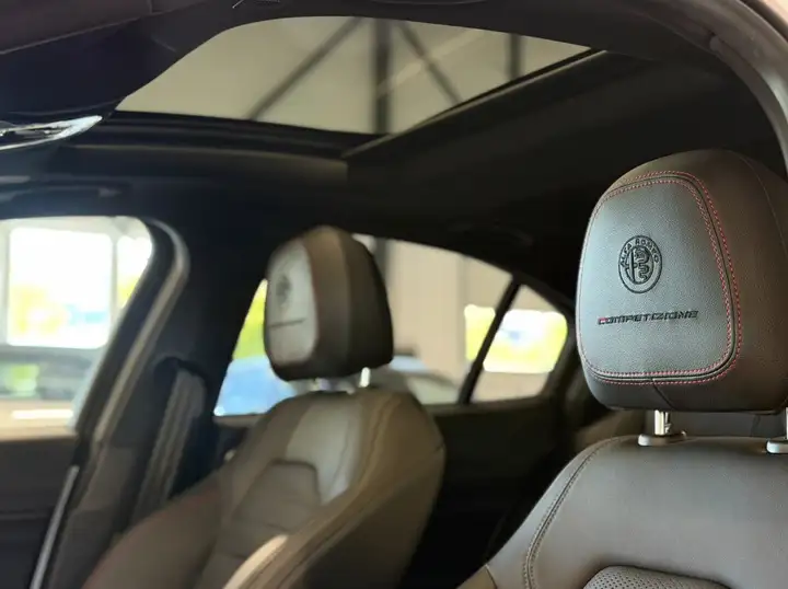 Alfa Romeo Giulia 2023, foto 12