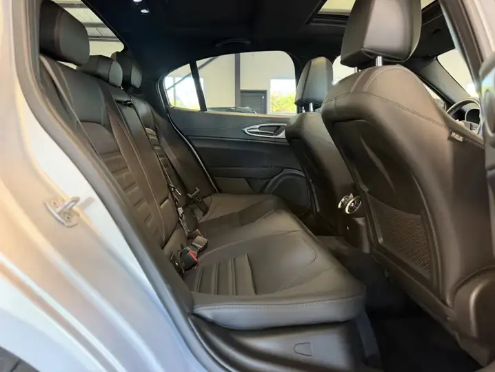 Alfa Romeo Giulia 2023, foto 9