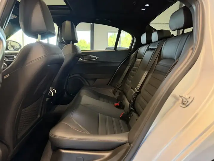 Alfa Romeo Giulia 2023, foto 11