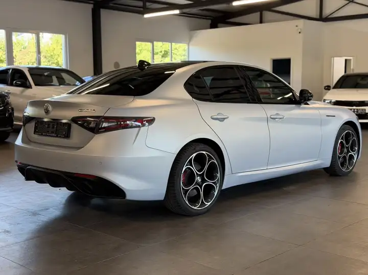 Alfa Romeo Giulia 2023, foto 3