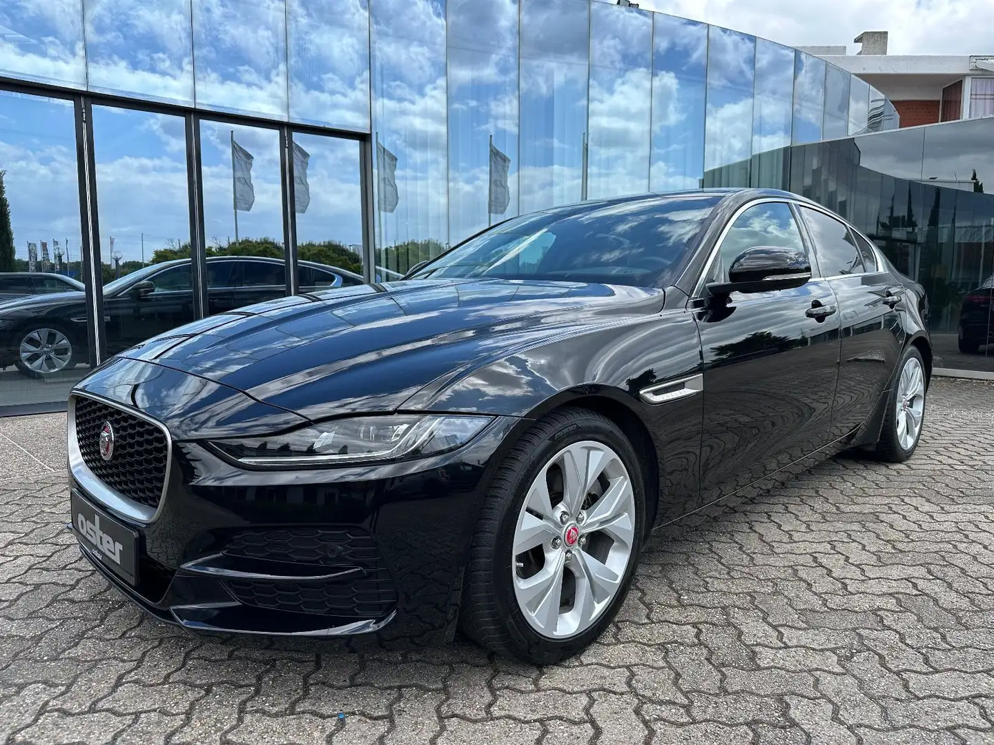 Jaguar XE P250 S|Leder|Navigationssystem Pro|Kamera Negro - 1