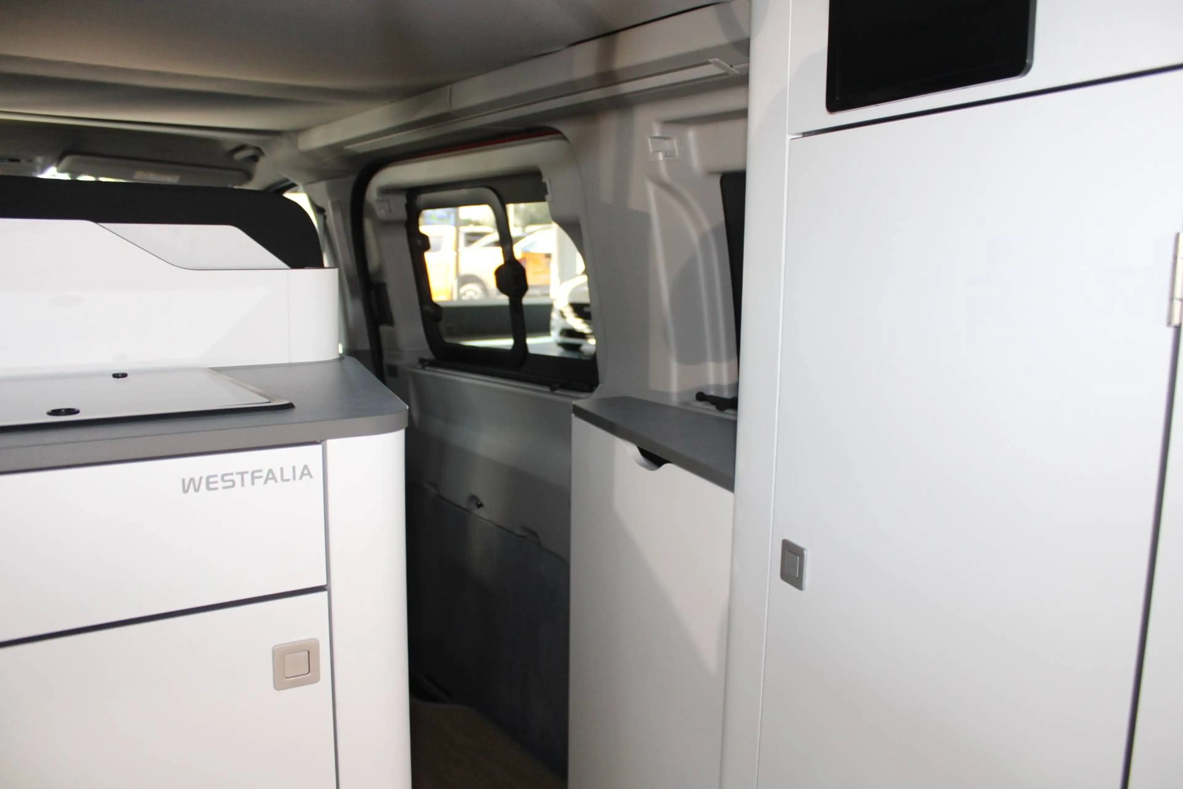 Ford Nugget NUGGET L1 Titanium Aut. MARKISE + Aufstelldach + Top Ausstattung — photo 15