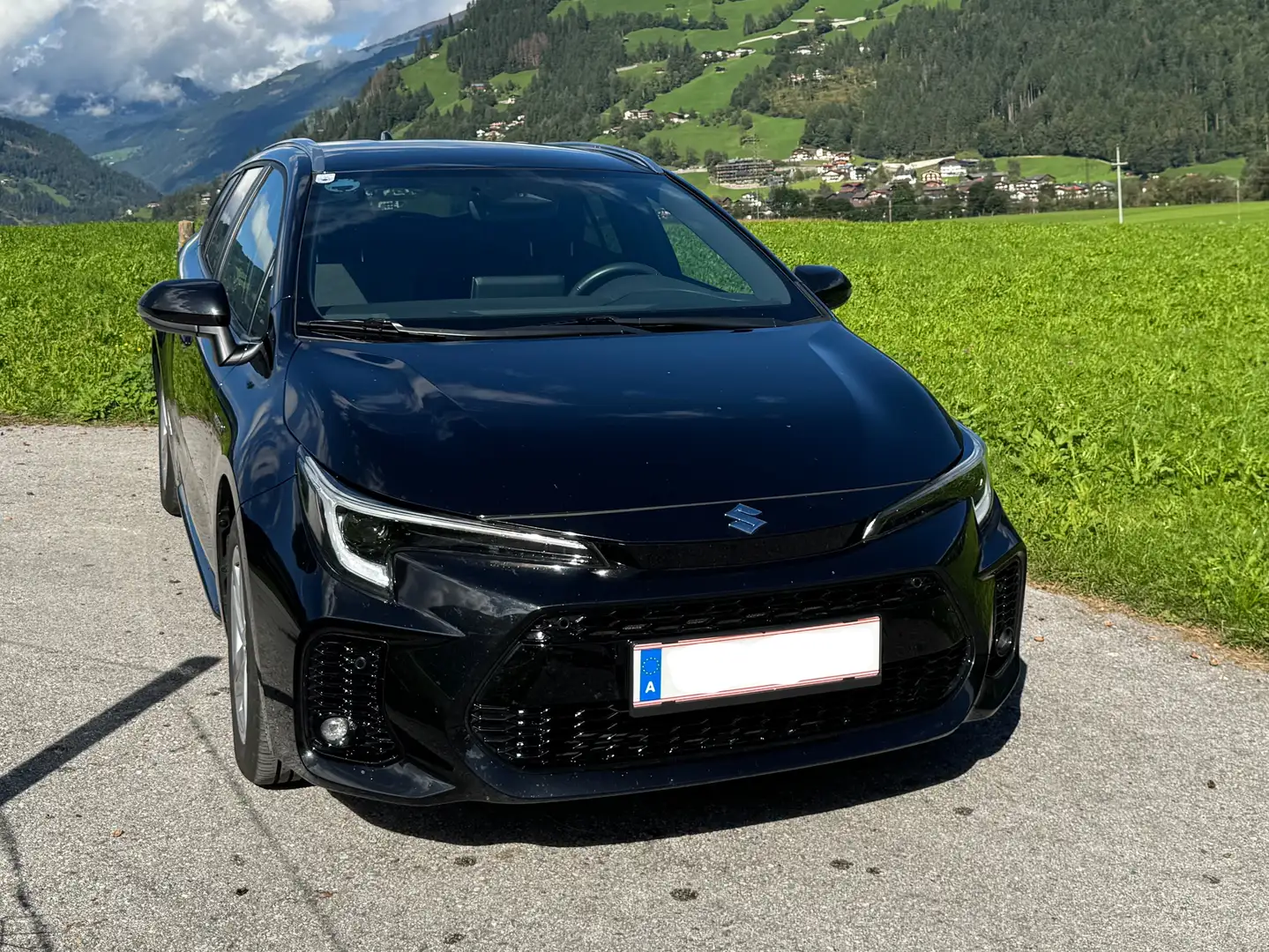 Suzuki Swace 1,8 HEV E-CVT Comfort+ Schwarz - 1