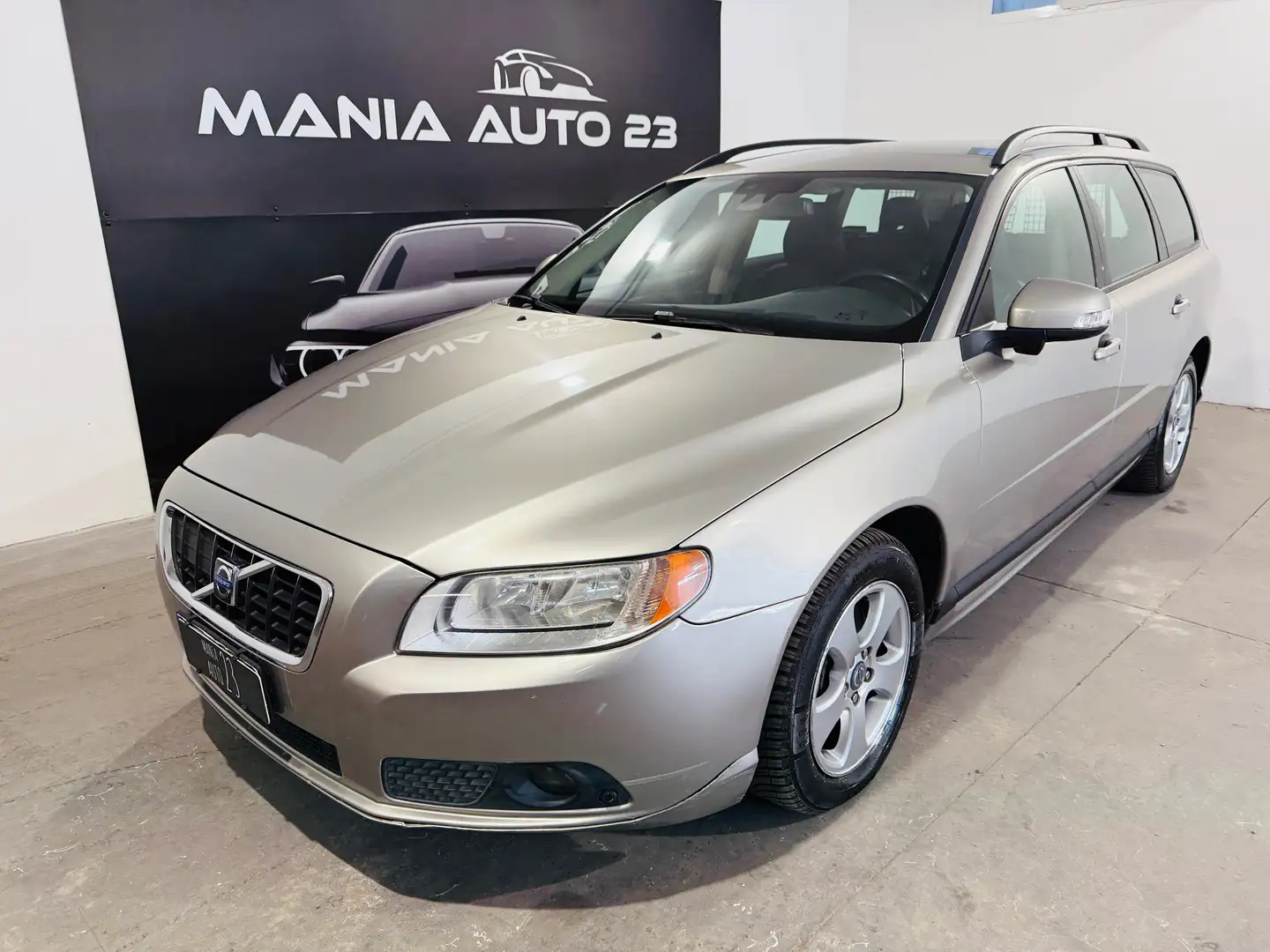 Volvo V70 V70 III 2009 2.4d Summum*AUTOMATICA* Gris - 1