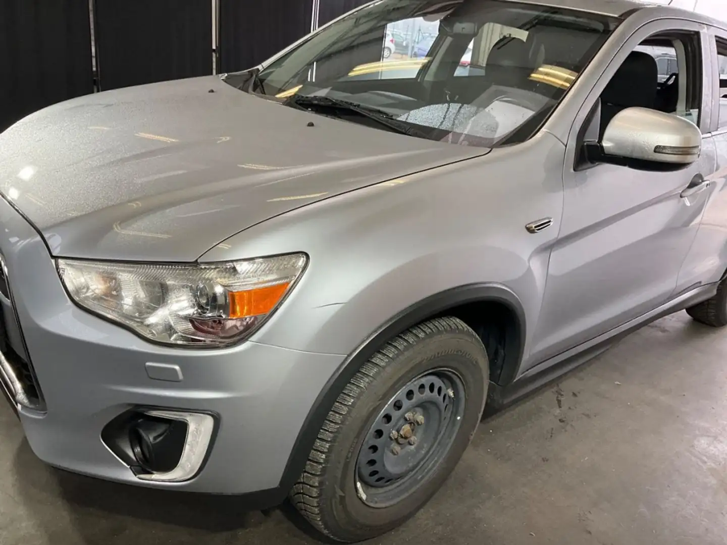 Mitsubishi ASX 2.2 DI-D Intense Aut. Silber - 2