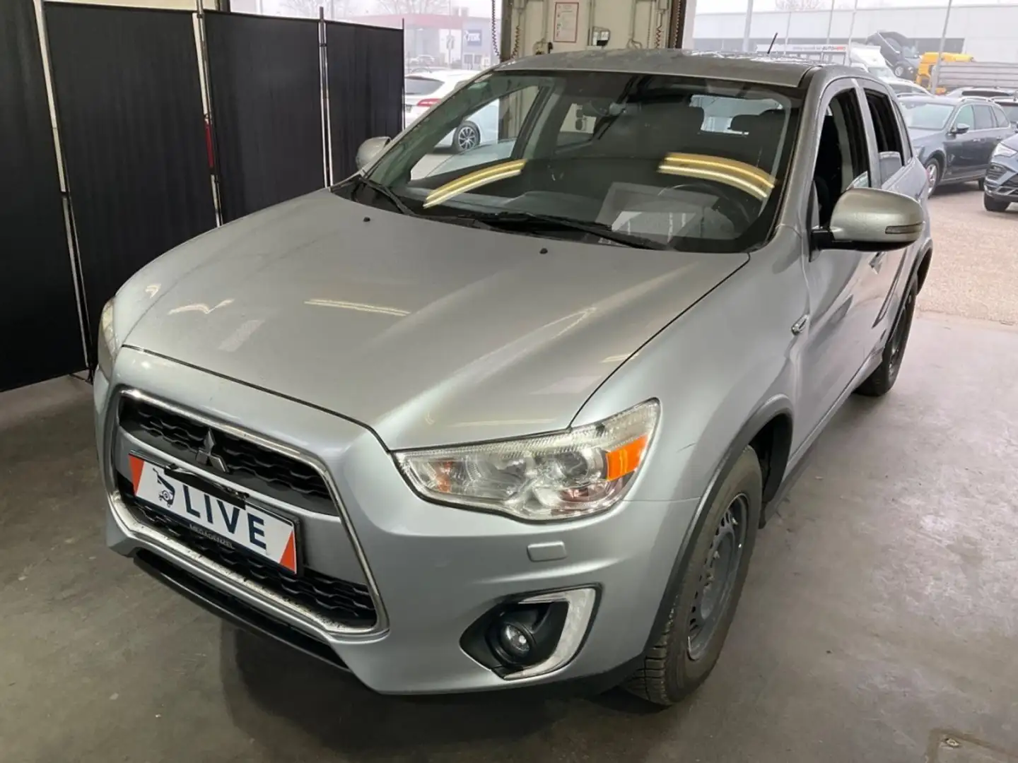 Mitsubishi ASX 2.2 DI-D Intense Aut. Silber - 1