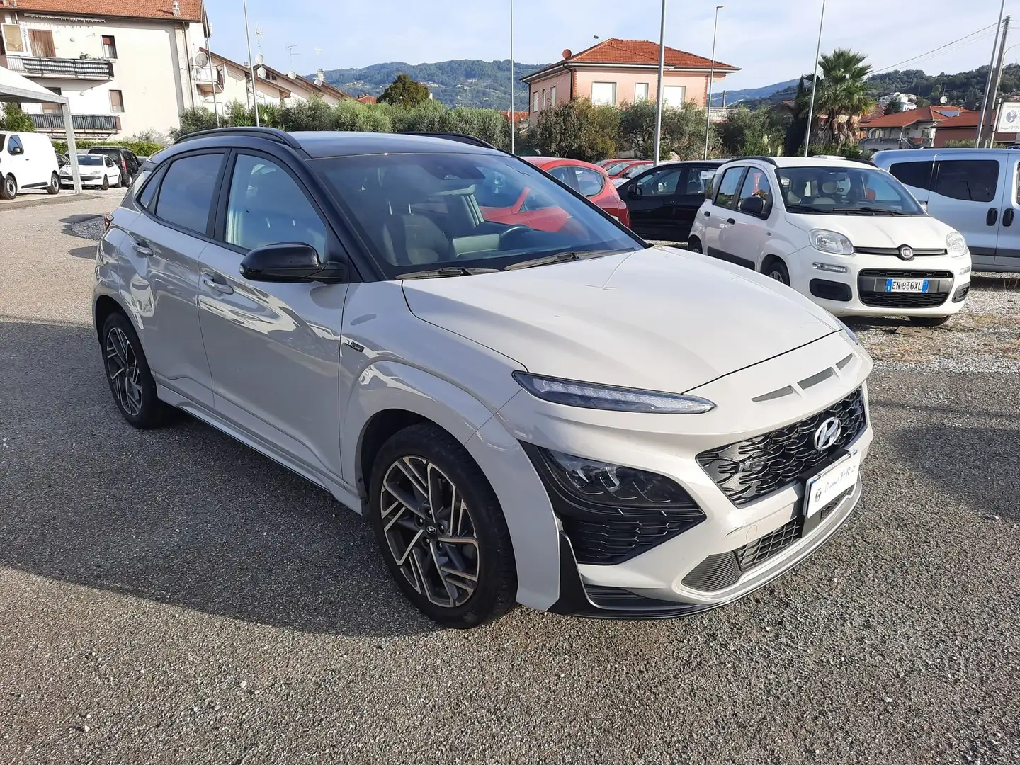 Hyundai KONA 1.0 T-GDI Hybrid 48V iMT NLine Gris - 1